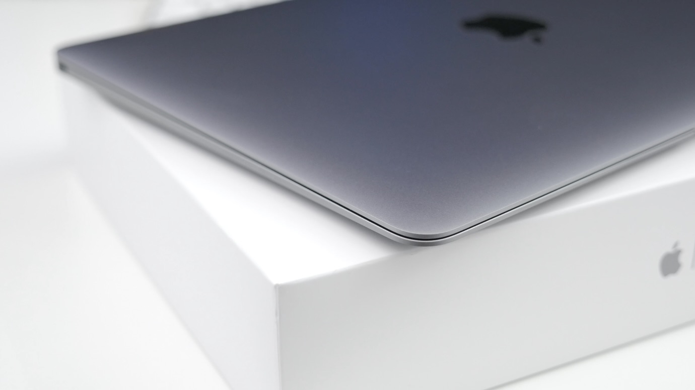 12-inch MacBook vs 15-inch MacBook Air