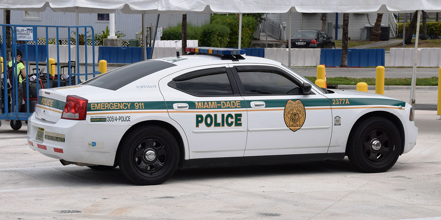 AirTag stalking cop | Miami-Dade police car