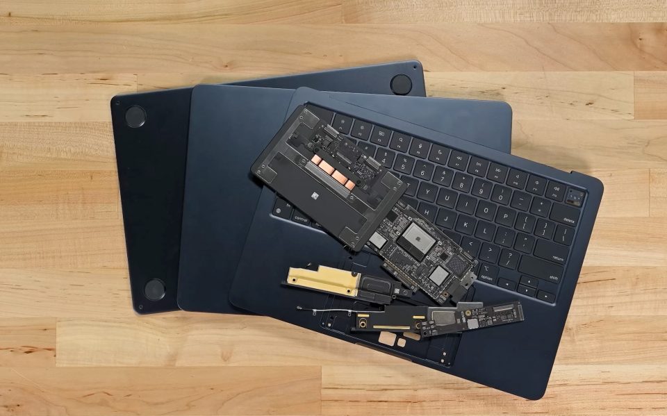 iFixit teardown shows there's not much inside the new M2 MacBook Air