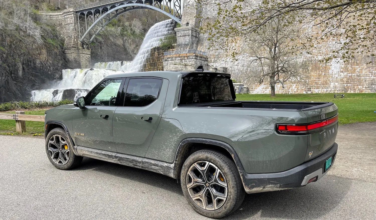 Welcome inflation Abroad Tim Cook takes a ride in Rivian R1T pickup - 9to5Mac