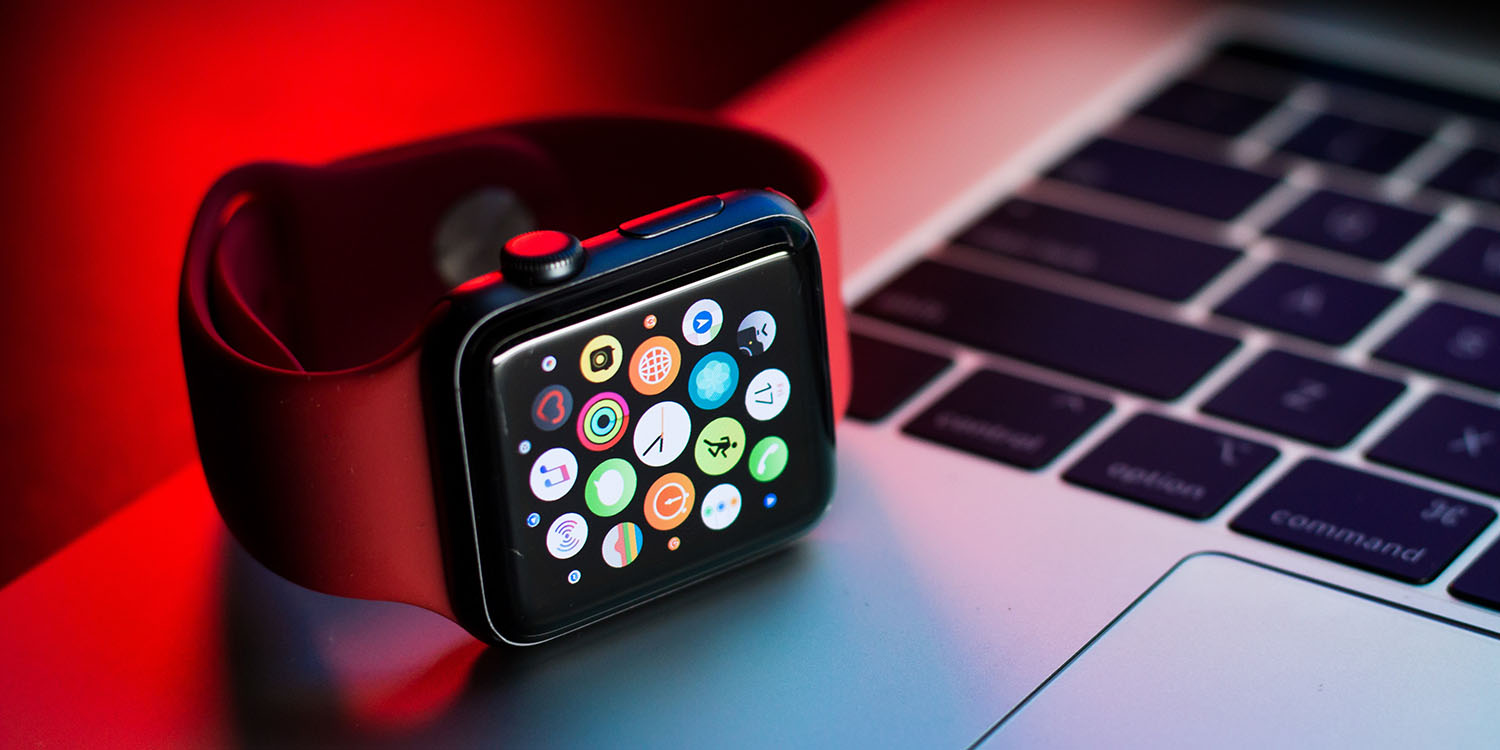 Apple Watch S8 | Apple Watch on MacBook