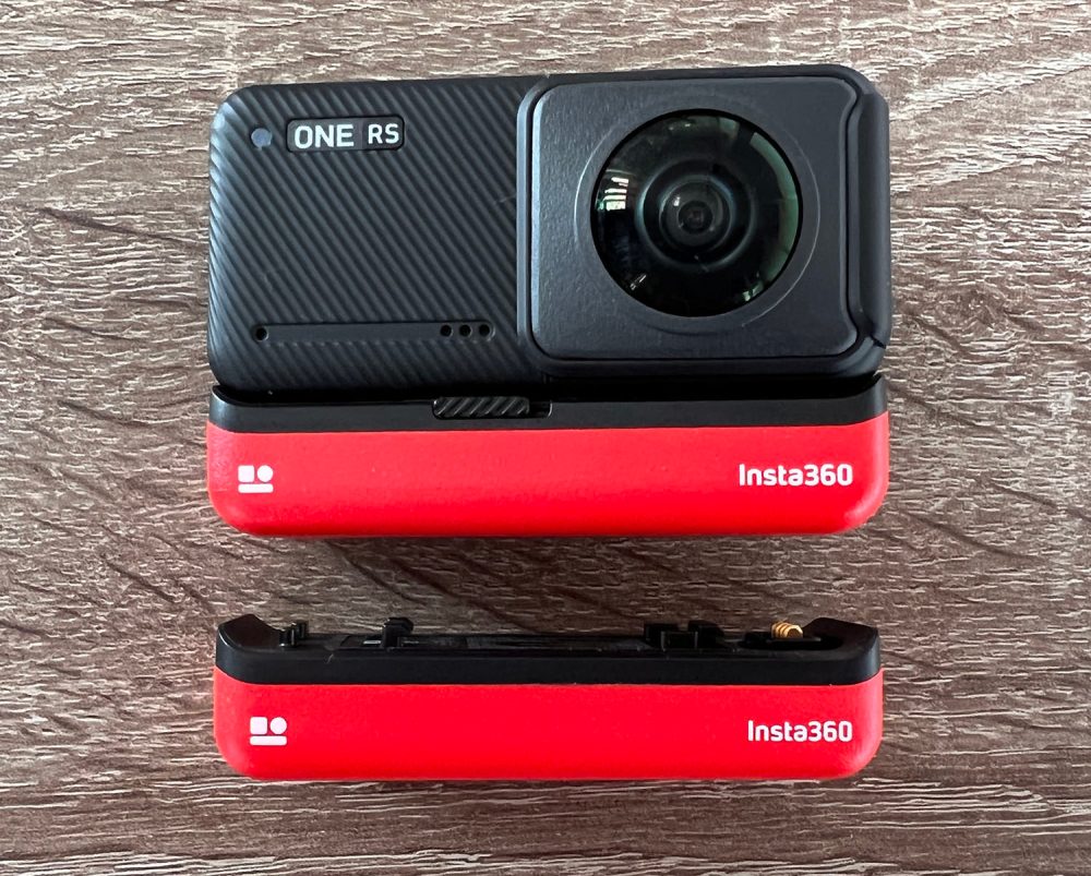 Insta360 ONE RS modular battery pack