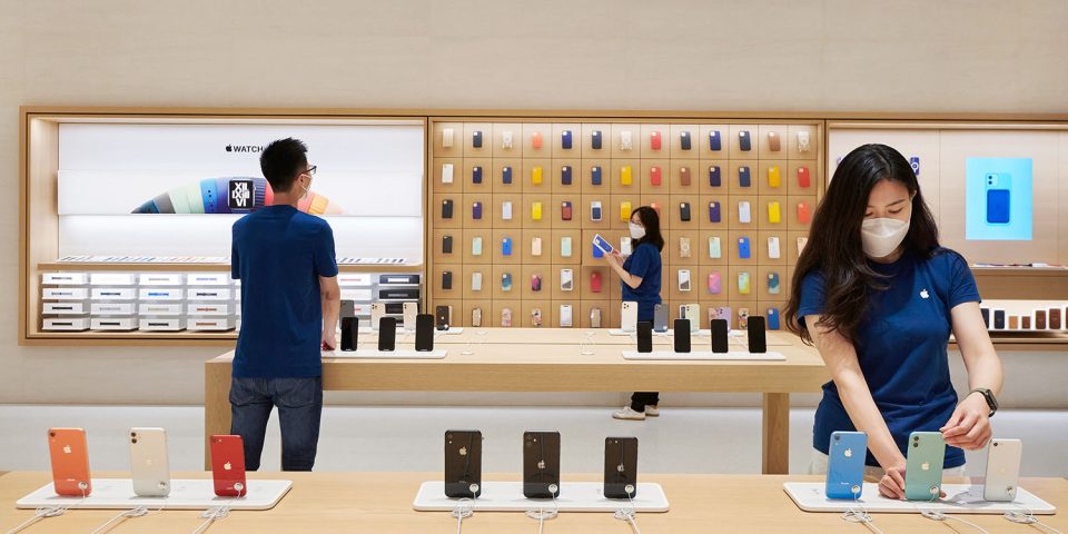 Chinese iPhone sales Q2 2022 | Apple Store Changsha