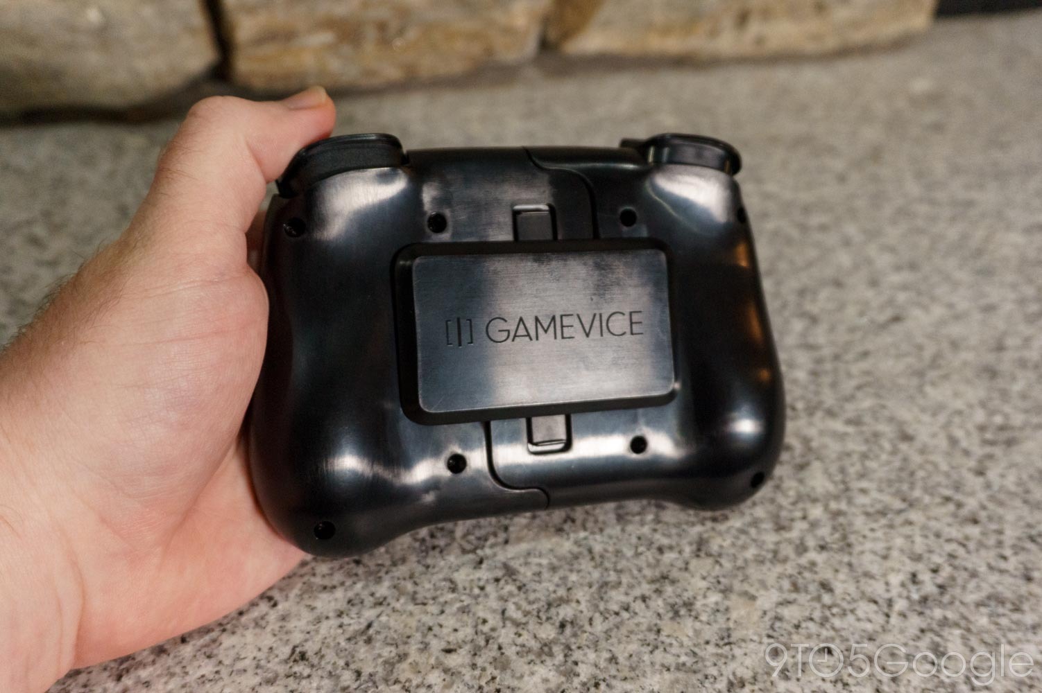 Rear of Gamevice Flex, in compact form