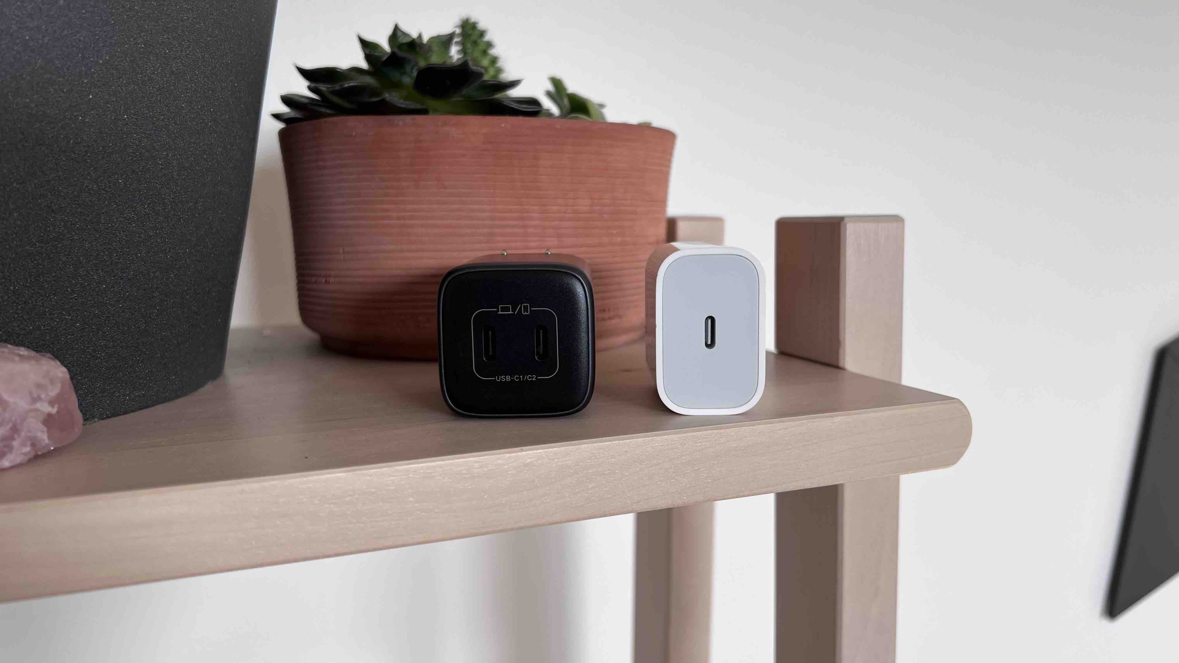 Ugreen Nexode 45W Dual USB-C Charger – Review - 9to5Mac