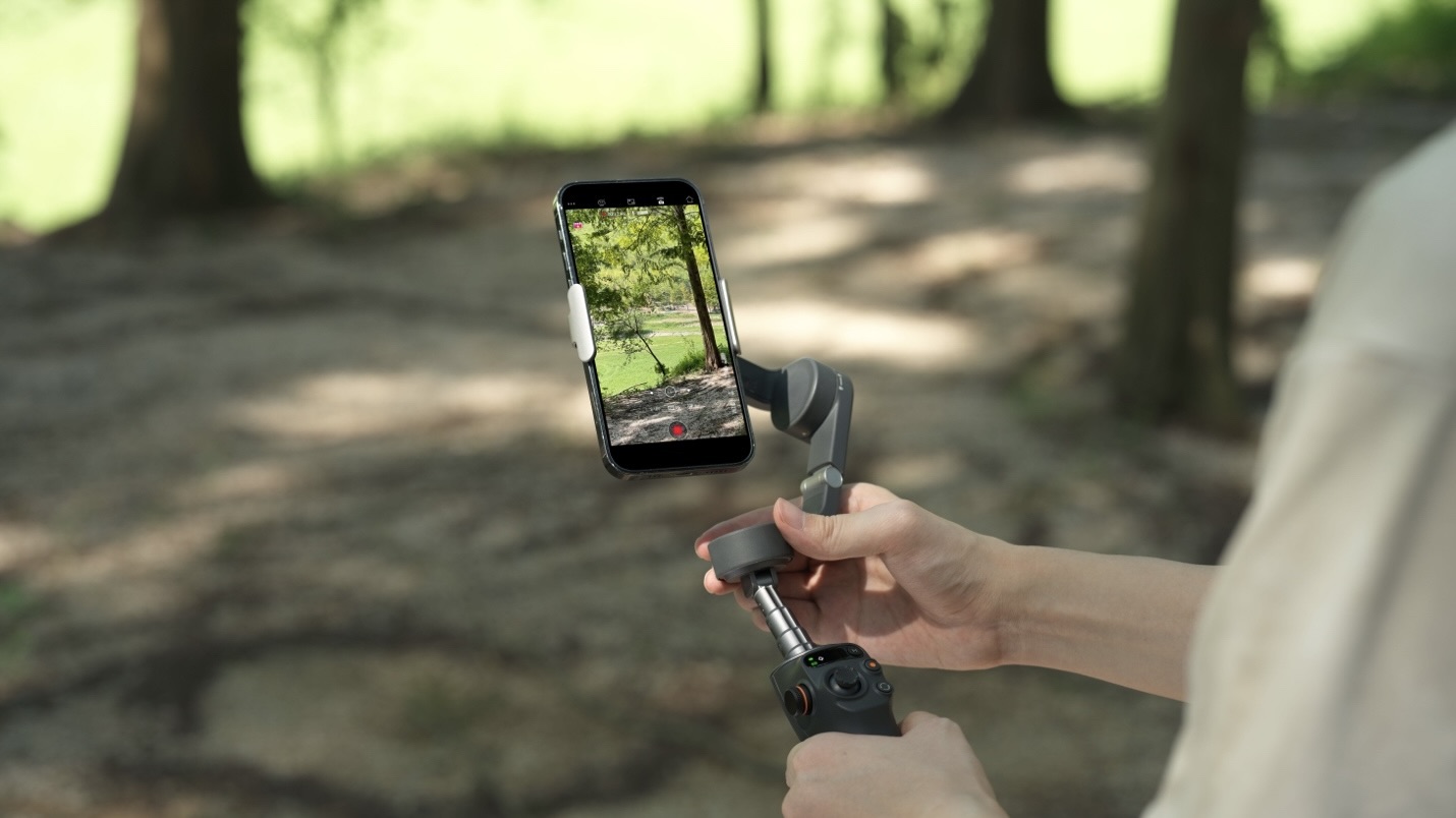 photo of DJI’s new Osmo Mobile 6 gimbal boosts your iPhone camera with tracking, stabilization, more image
