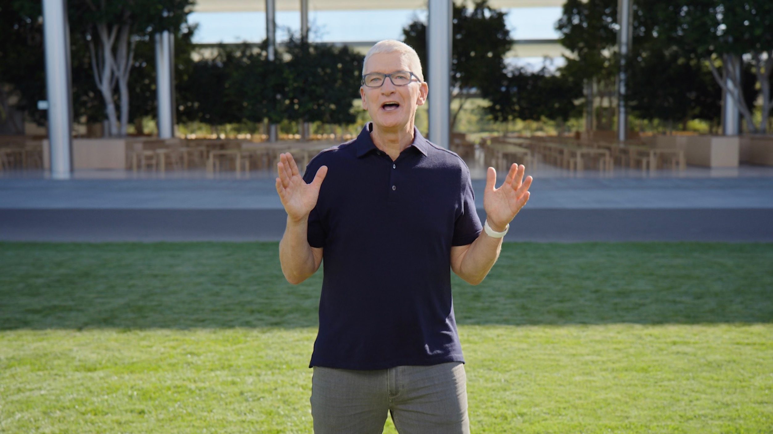 Тим Кук: Apple не исключает приобретения крупных компаний, но фокусируется на интеллектуальной собственности и талантах