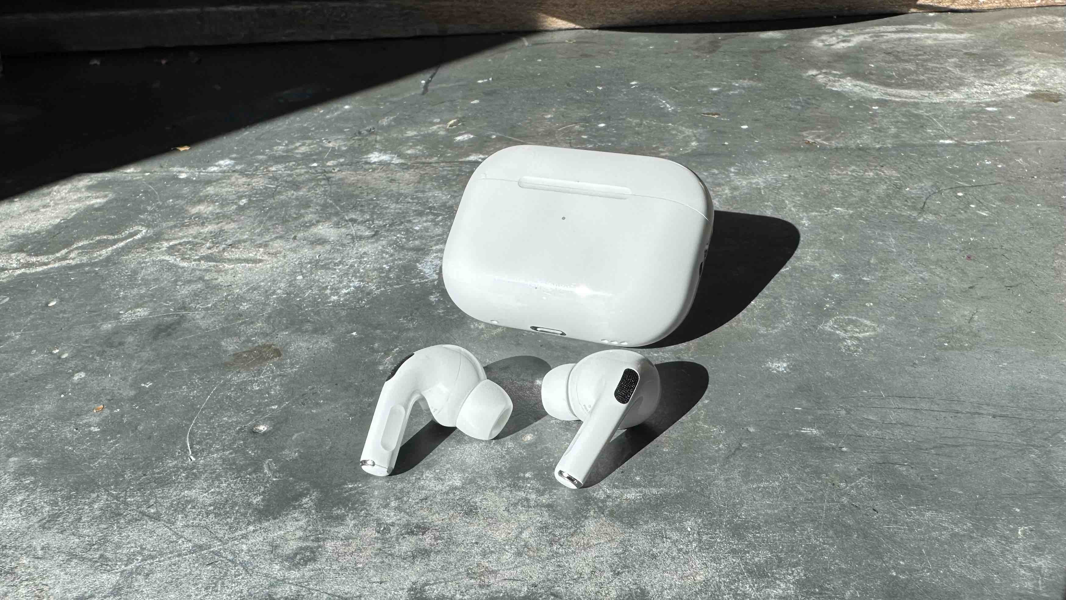 Cleaning the AirPods Pro charging case