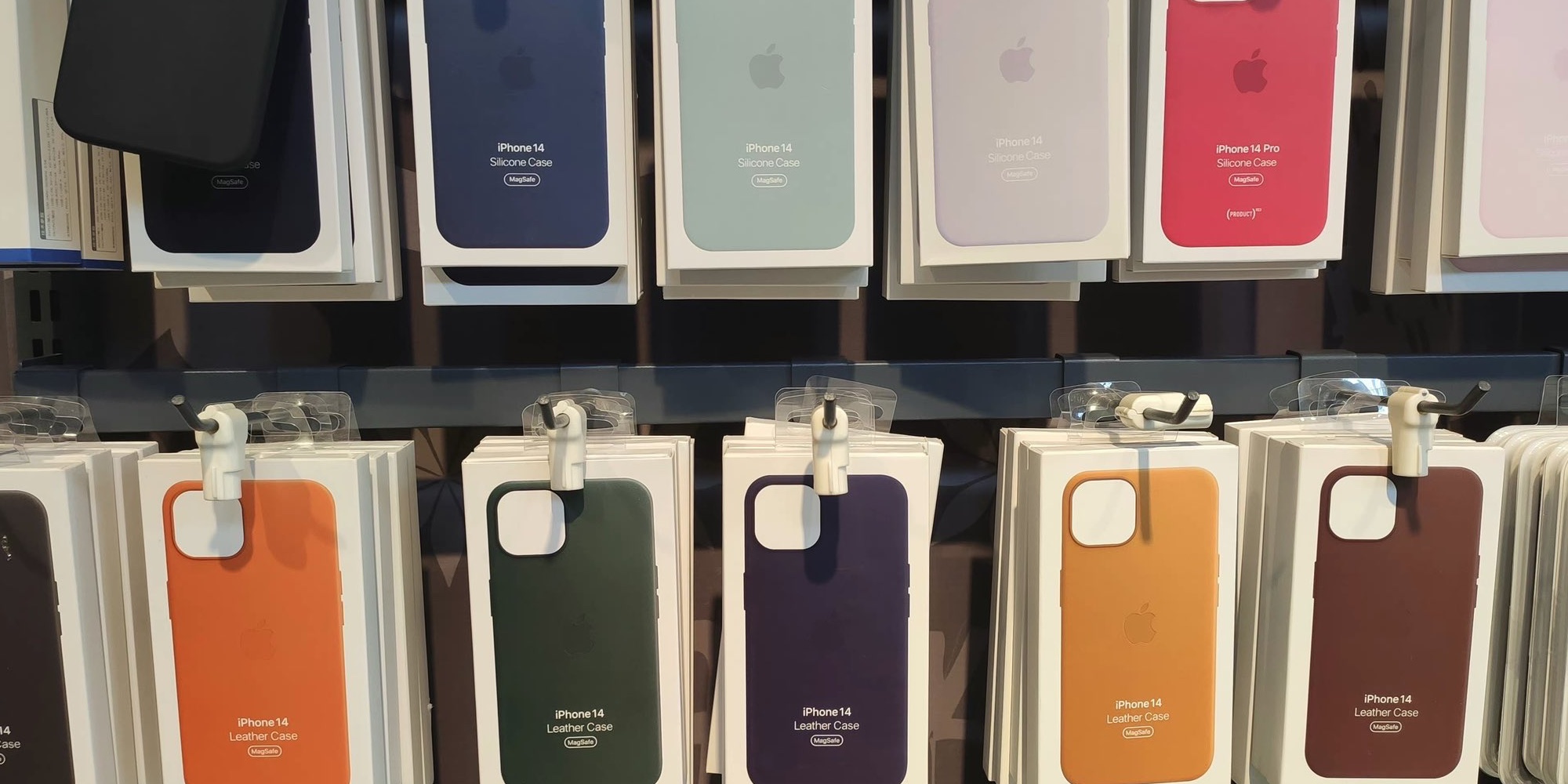 Silicon and leather iPhone 14 and iPhone 14 Pro cases leak