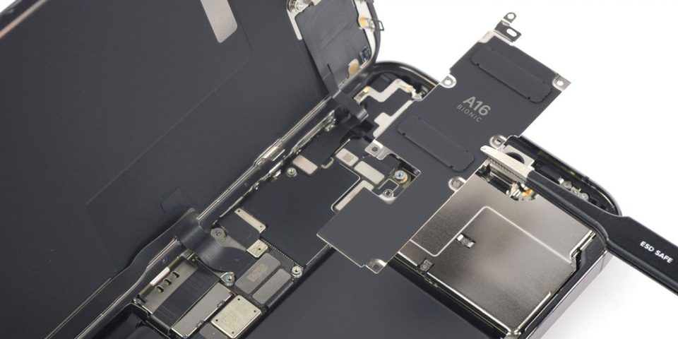 Apple US manufacturing | Internals of iPhone 14 Pro Max
