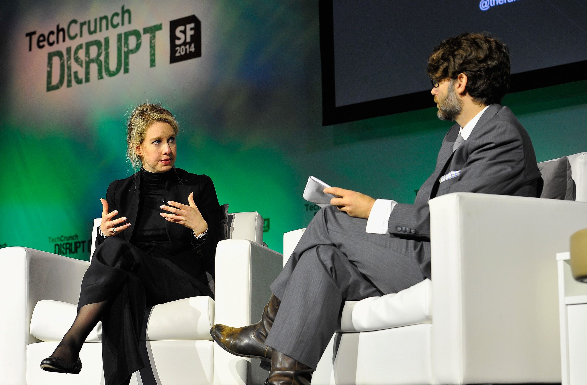 Сегодня выносят приговор Элизабет Холмс по делу о мошенничестве Theranos, но ее изображение на Apple TV+ под вопросом