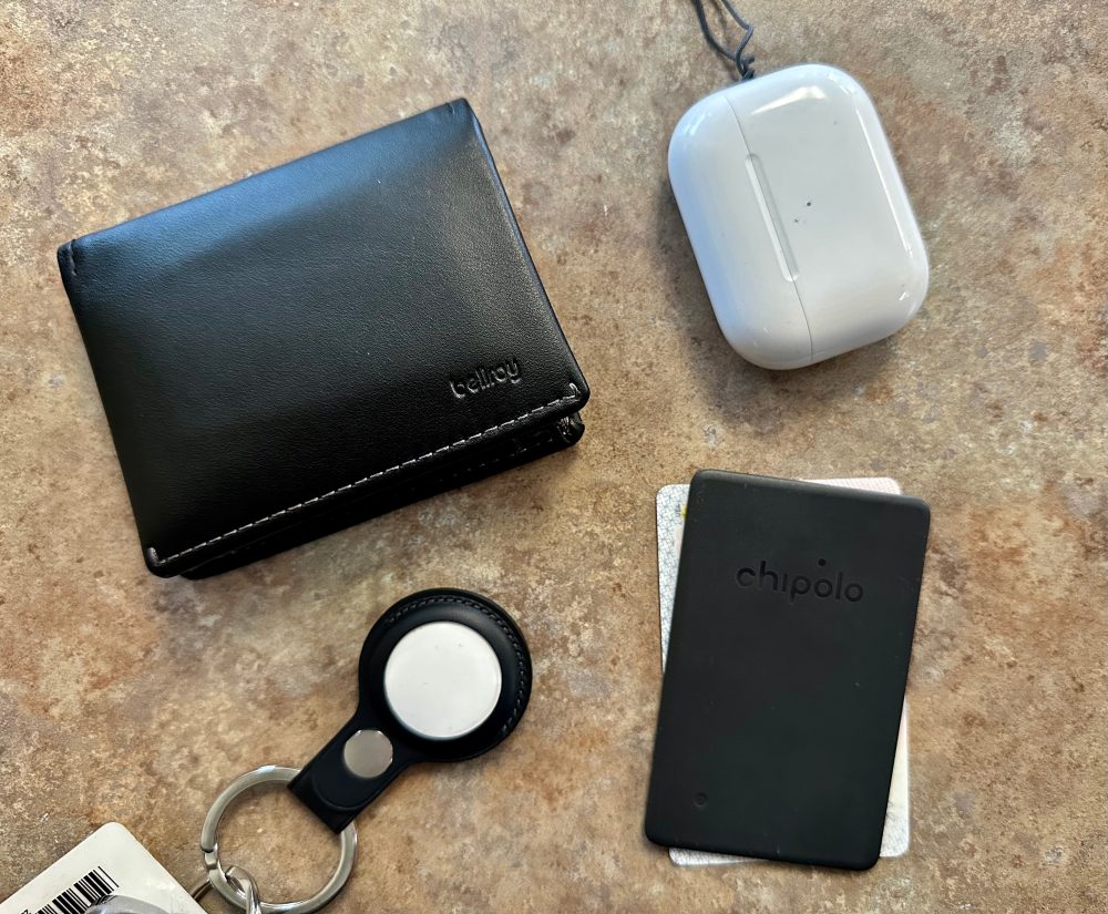 airtag airpods wallet tracker