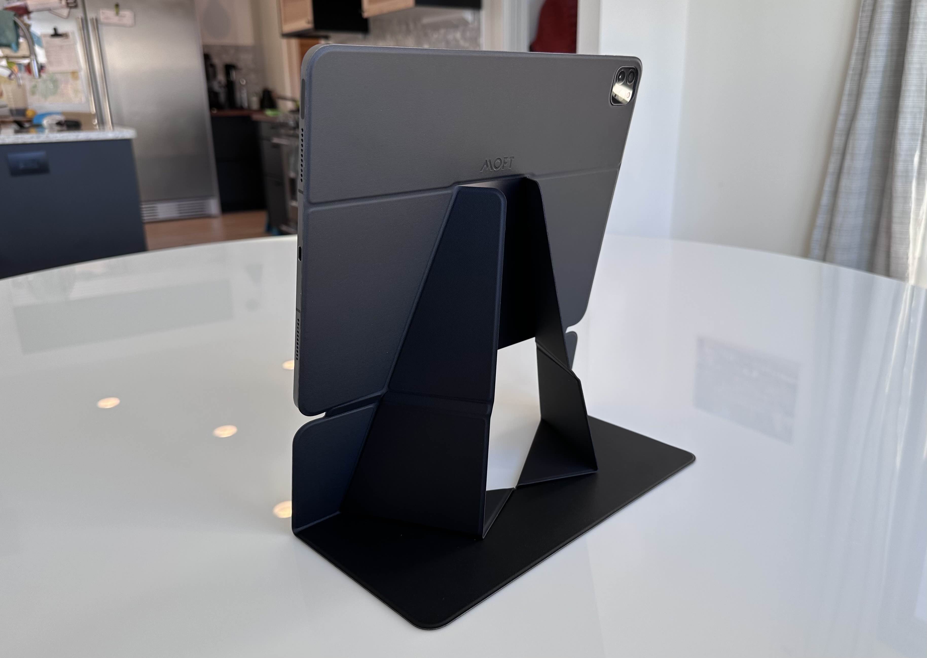 iPad Yüksek Stand İncelemesi için Moft Float Folio