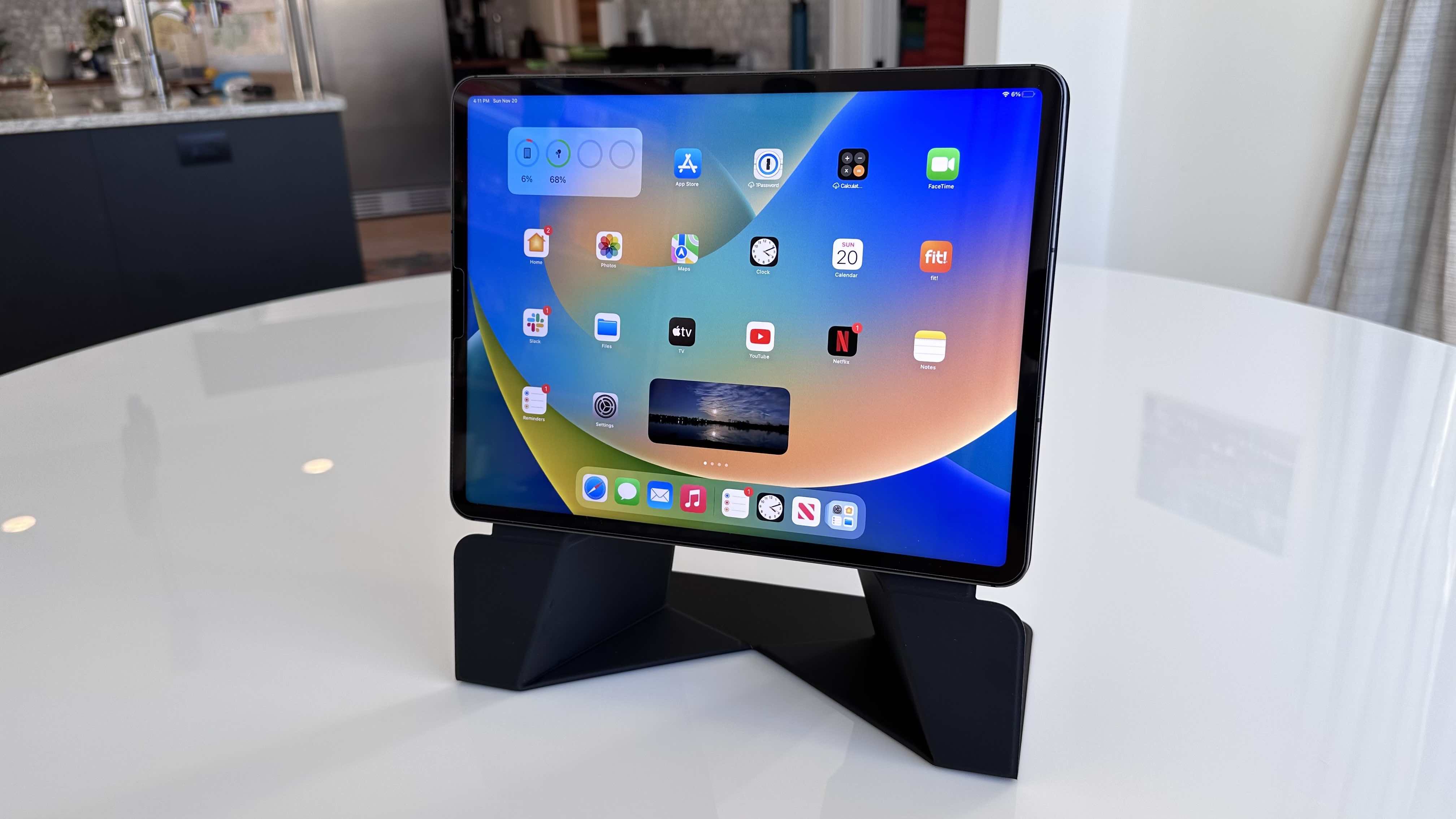 ipad pro floating stand