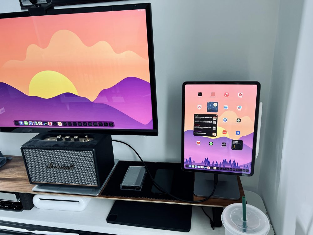 How I built my desk setup entirely around using iPad as a computer