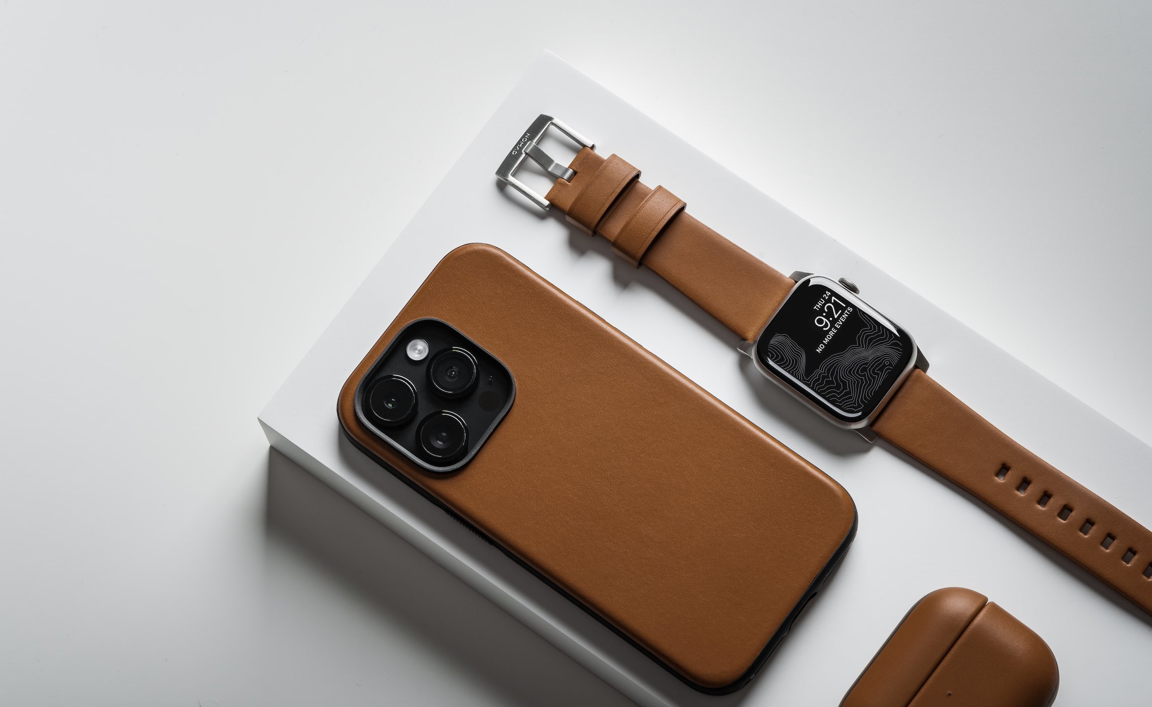 Nomad launches rich 'English Tan' leather Modern Band for Apple 
