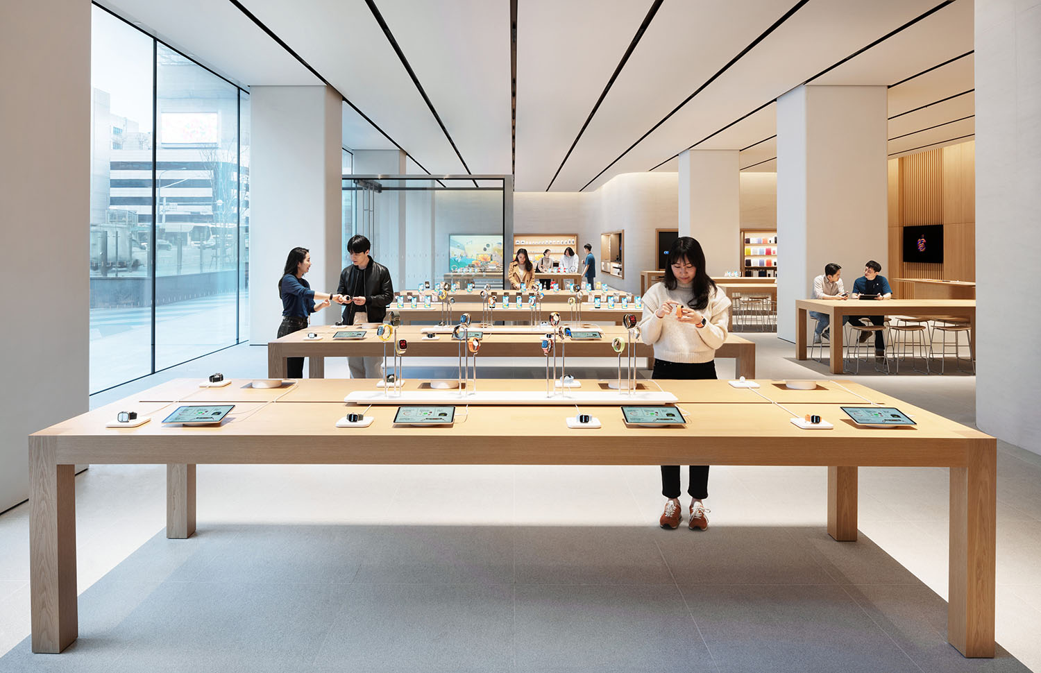 Apple Gangnam store: Unique facade that changes appearance