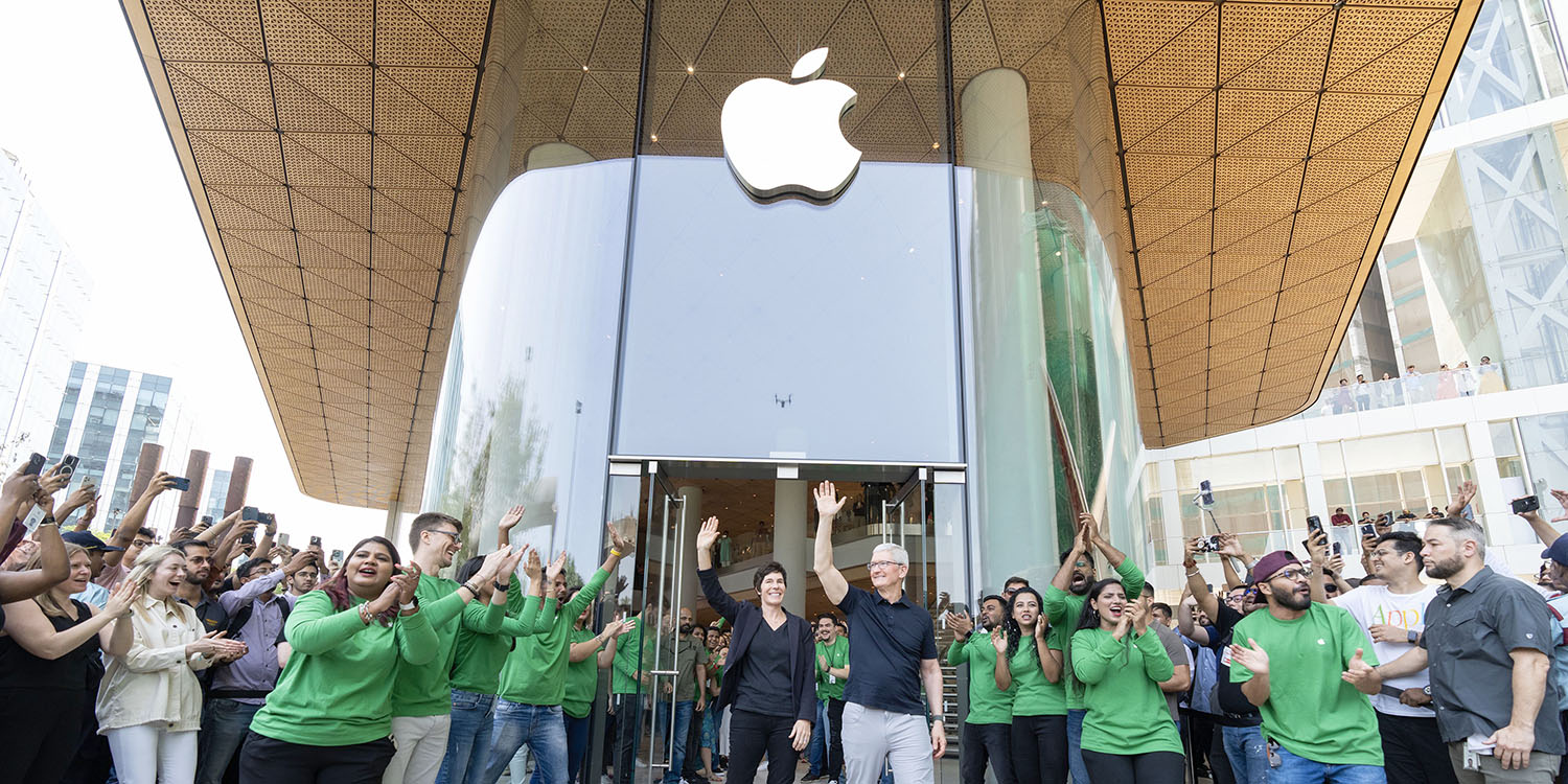 Tim Cook opens Apple BKC