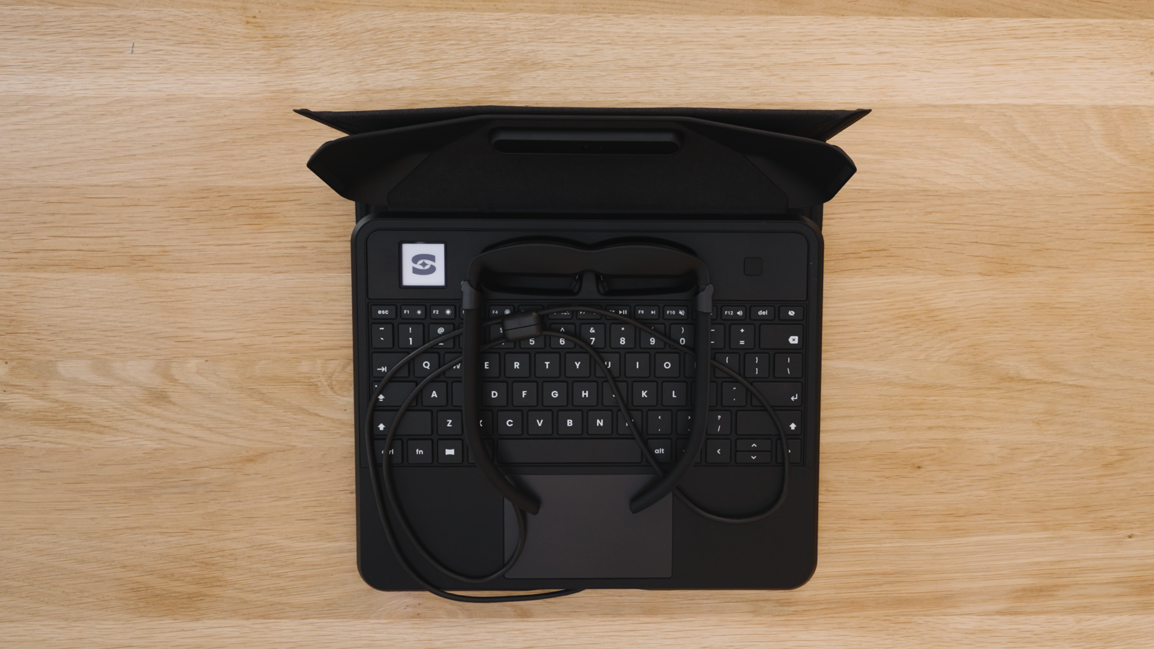 Spacetop AR 'laptop' shows potential of Apple's Reality Goggles