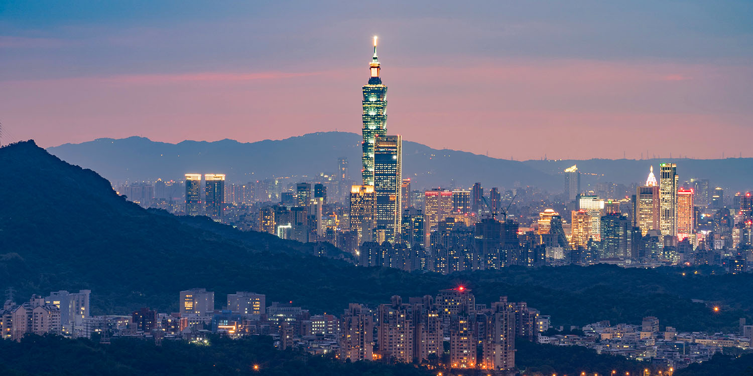 Warren Buffett sold all TSMC shares | Taiwan skyline