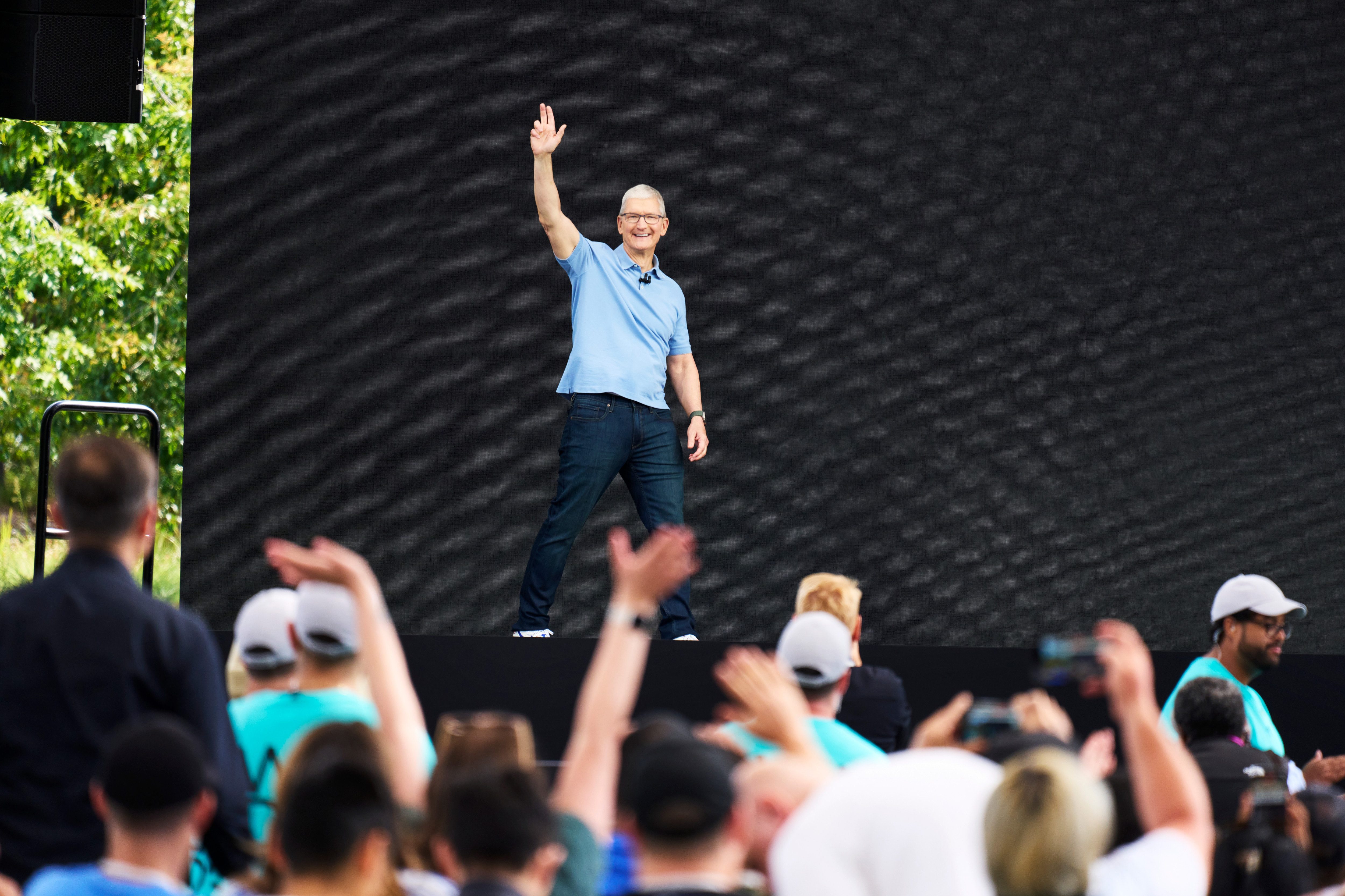 Apple представит финансовые результаты за третий квартал 2023 года и проведет первый звонок с аналитиками после достижения оценки в 3 трлн долларов