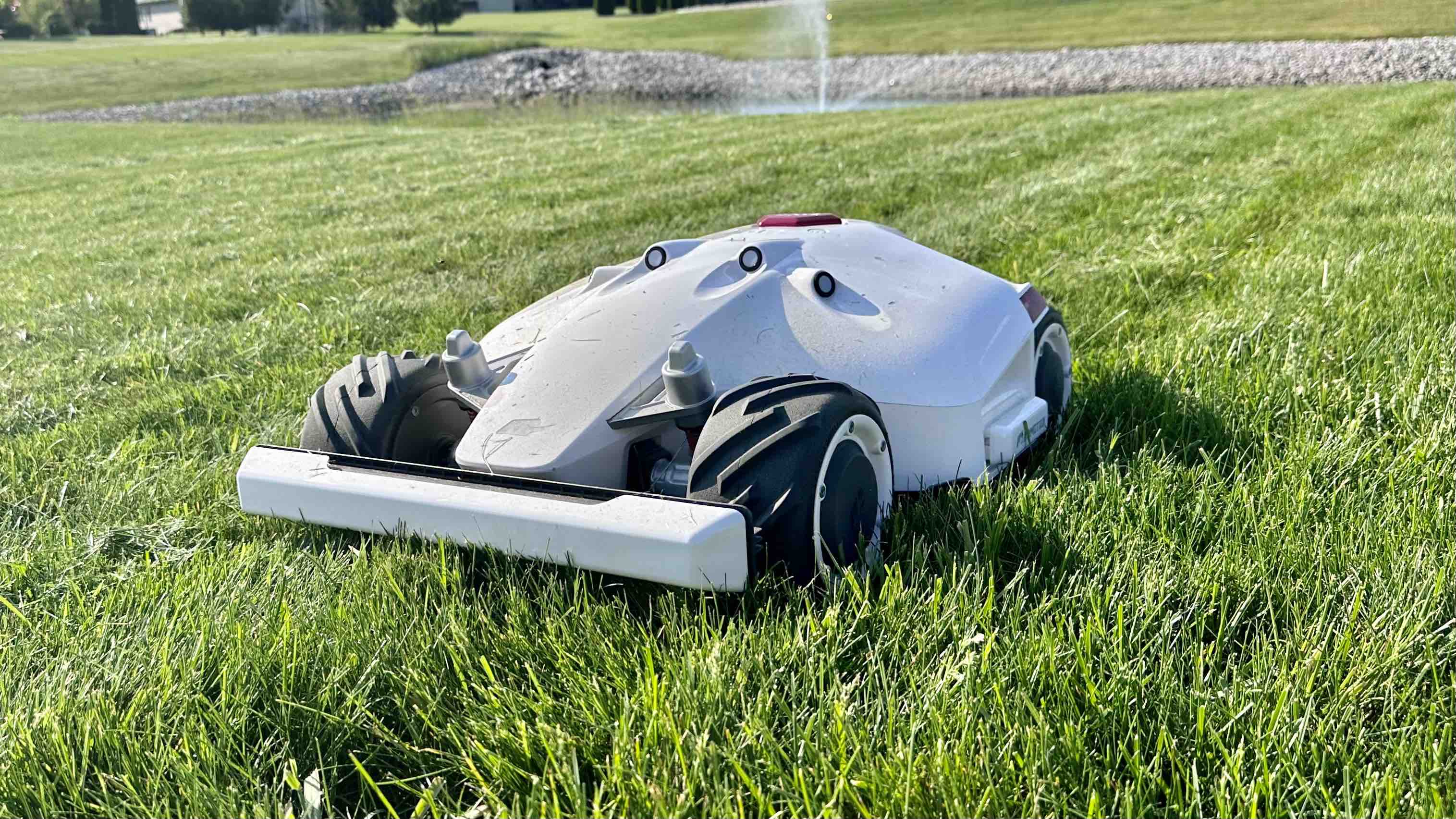 https://9to5mac.com/wp-content/uploads/sites/6/2023/06/iphone-powered-robot-mower-review-1.jpeg?quality=82&strip=all
