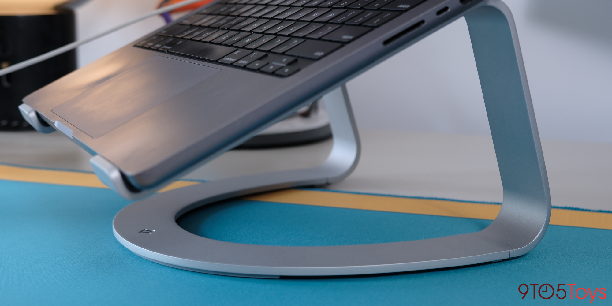 Review: Twelve South makes all the right compromises with new Curve SE MacBook Stand thumbnail
