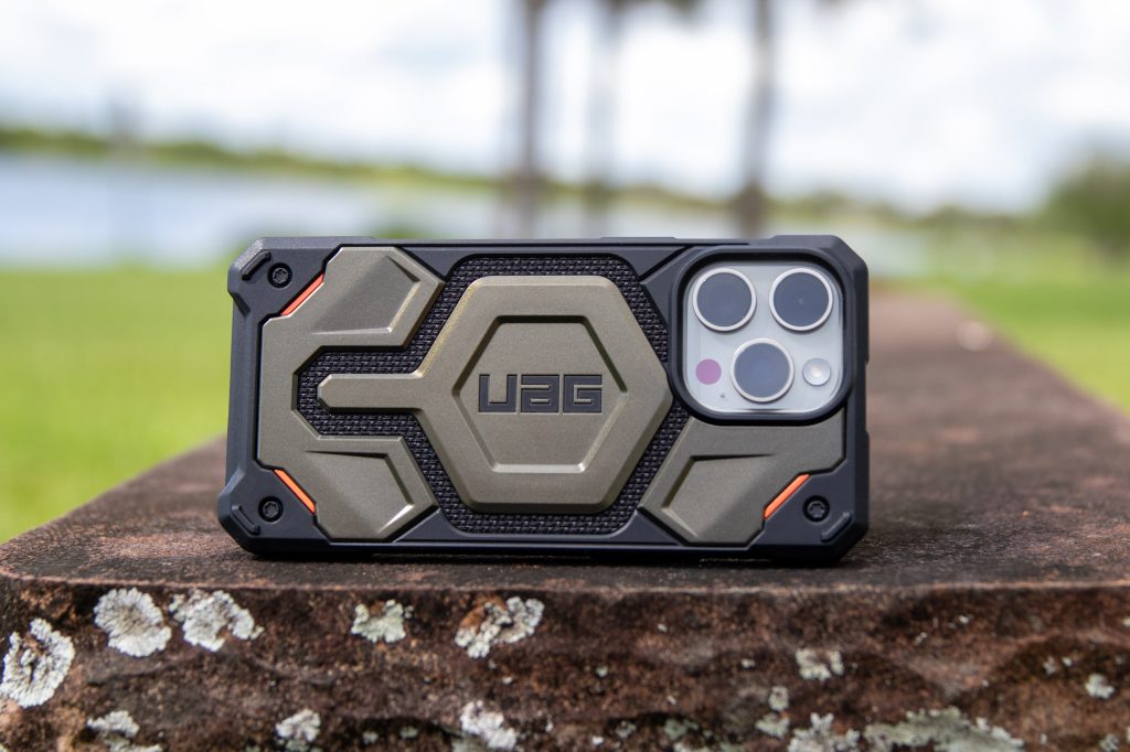 UAG Essential Armor For MagSafe iPhone 15 Pro Case