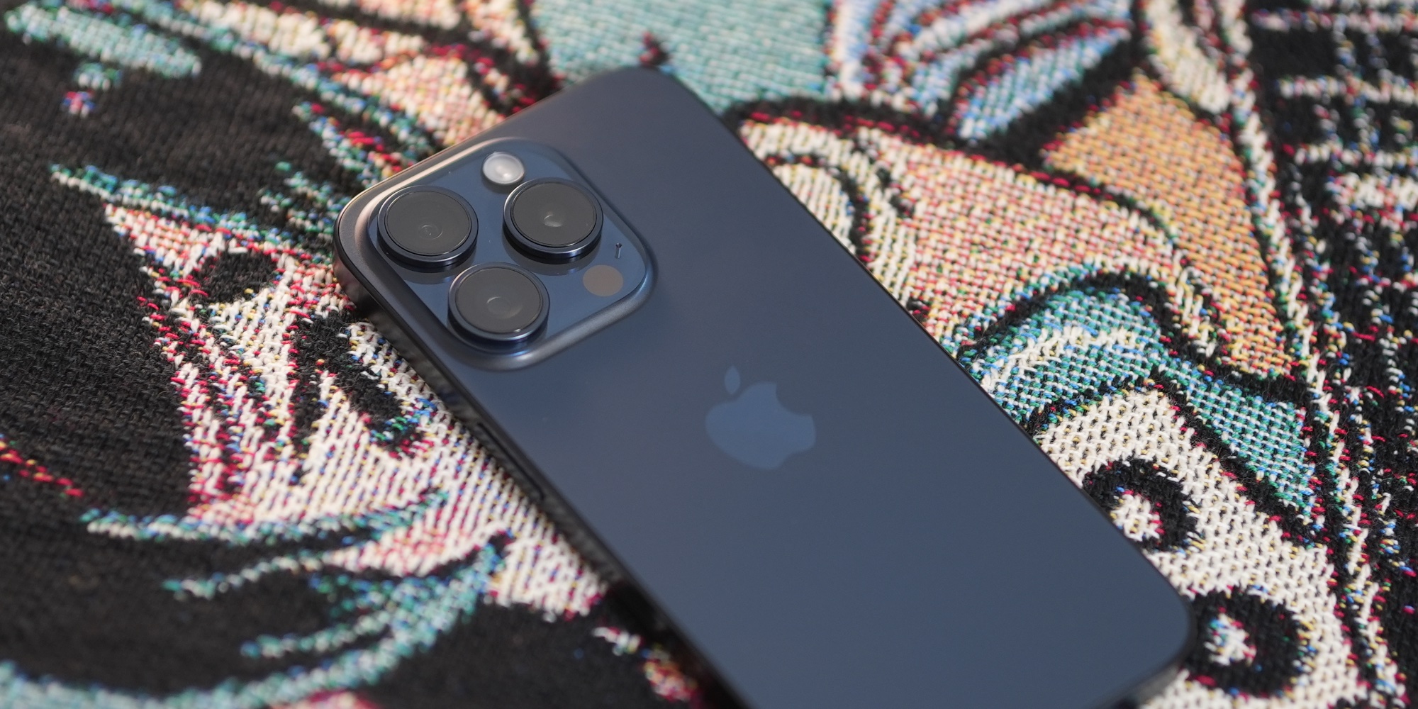 Iphone 15 Pro Blue Titanium Hands-on Impressions - Crast.net