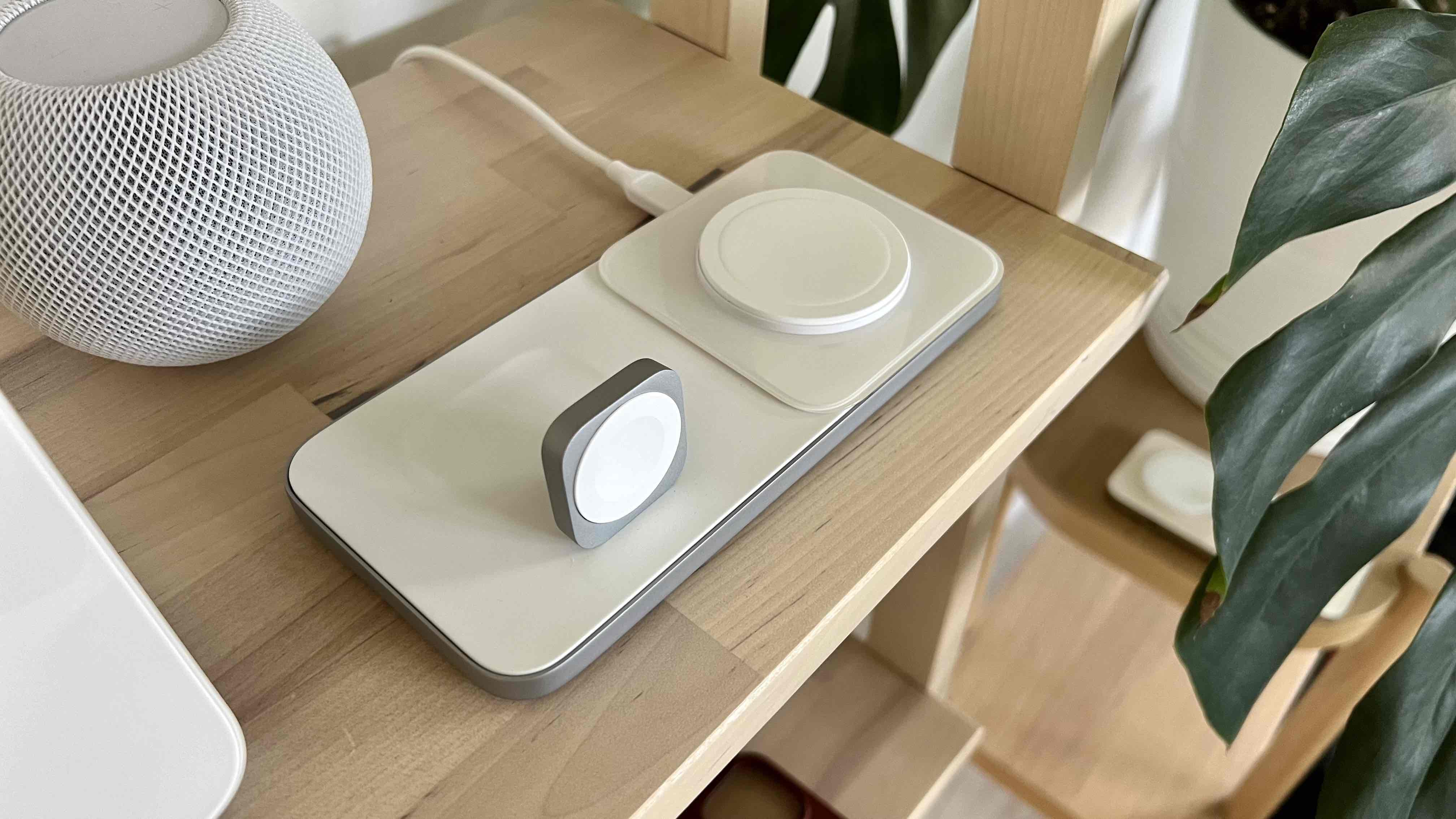 Nomad launches Base One Max 3-in-1 metal and glass charger with MagSafe  [Hands-on] - 9to5Mac