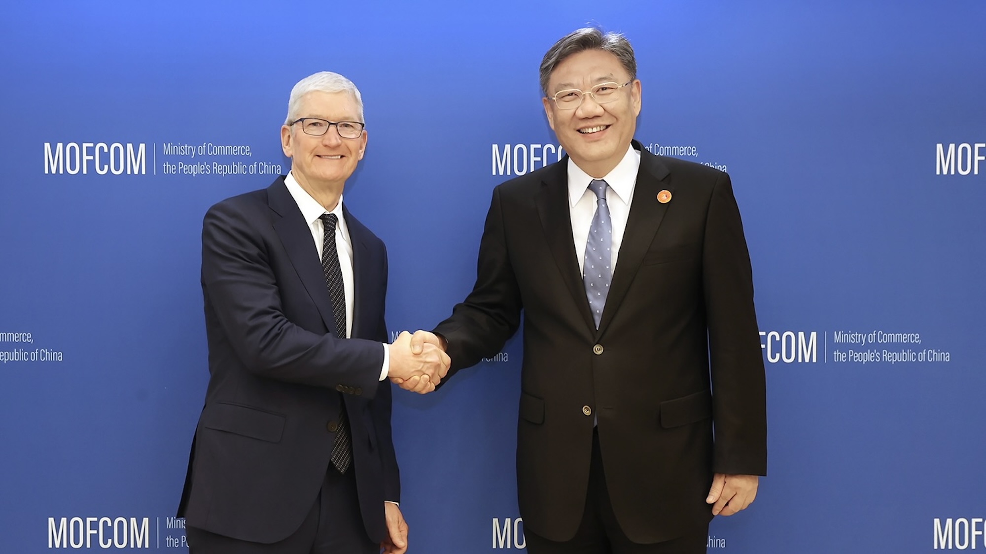 Tim Cook in China: iPhone 15 demand not looking promising