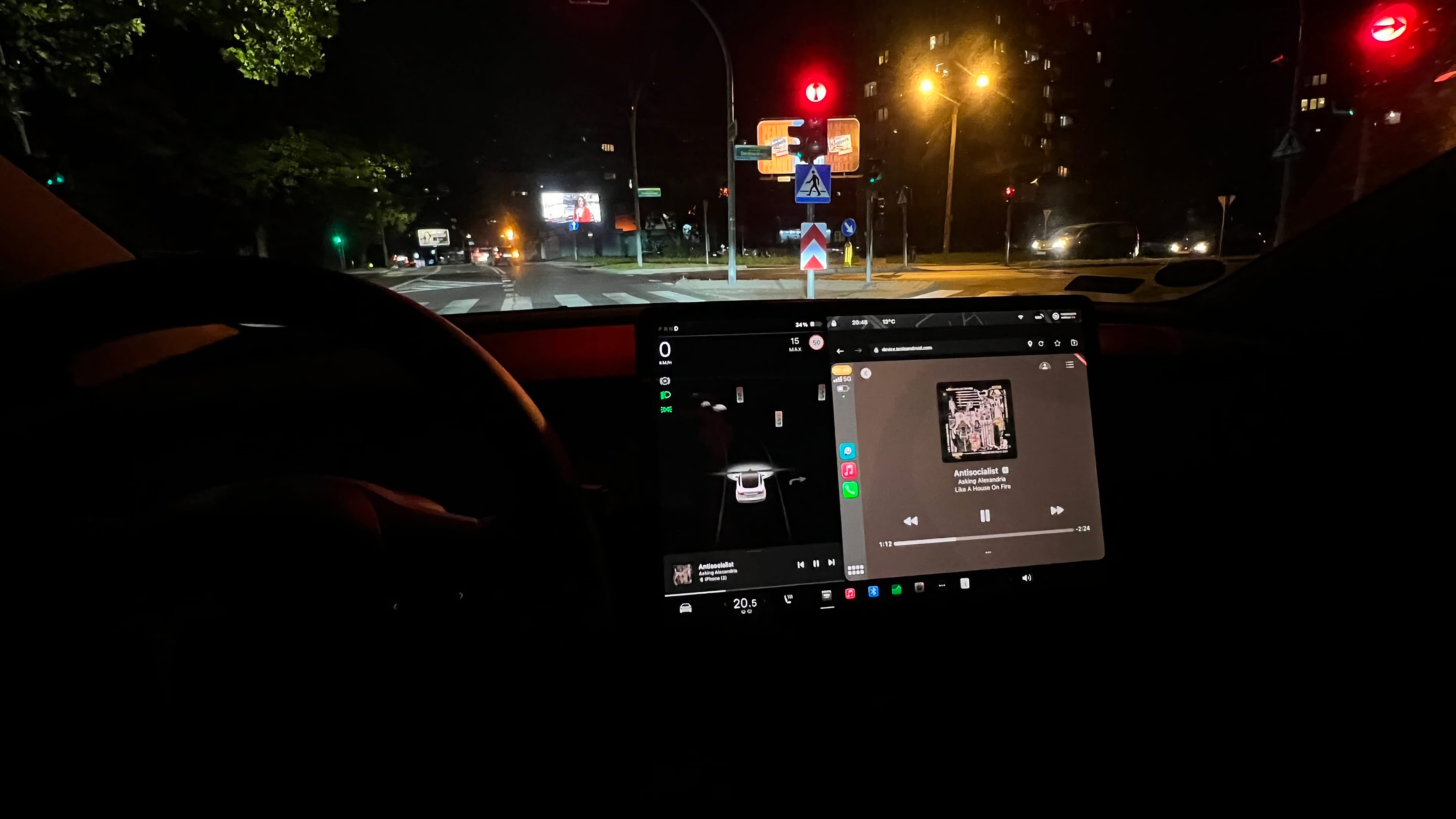 L'ajout de CarPlay et Android Auto à votre Tesla n'a jamais été