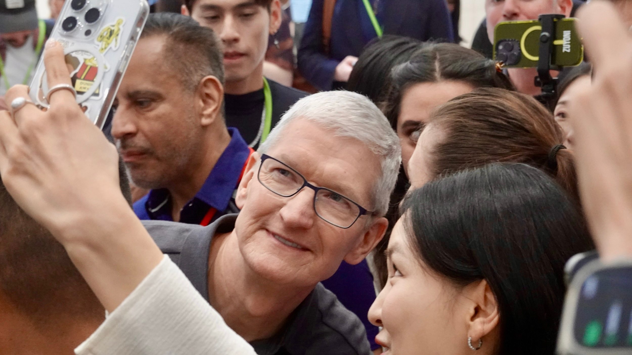 Apple CEO Tim Cook's total pay drops to $63 million for 2023 - 9to5Mac
