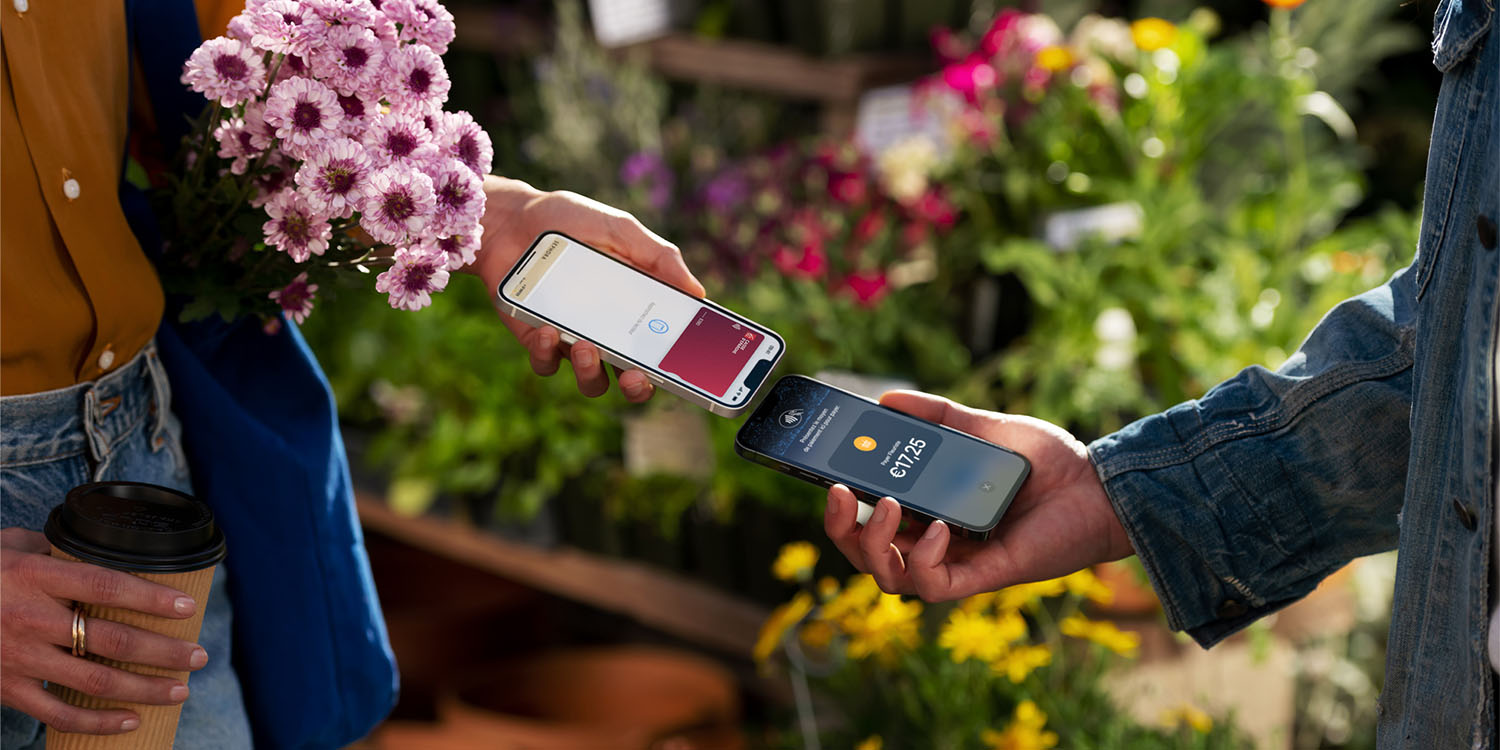 Tap to Pay on iPhone France | Buying flowers with Apple Pay