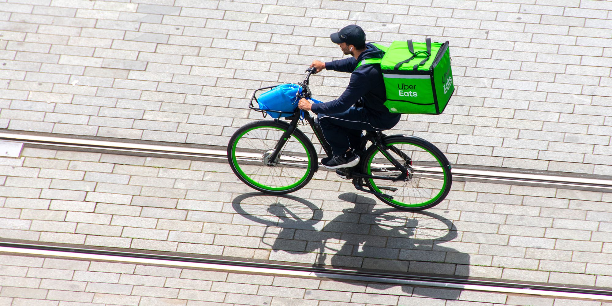 Постановление о минимальной заработной плате DoorDash и Uber заставляет компании критиковать чаевые