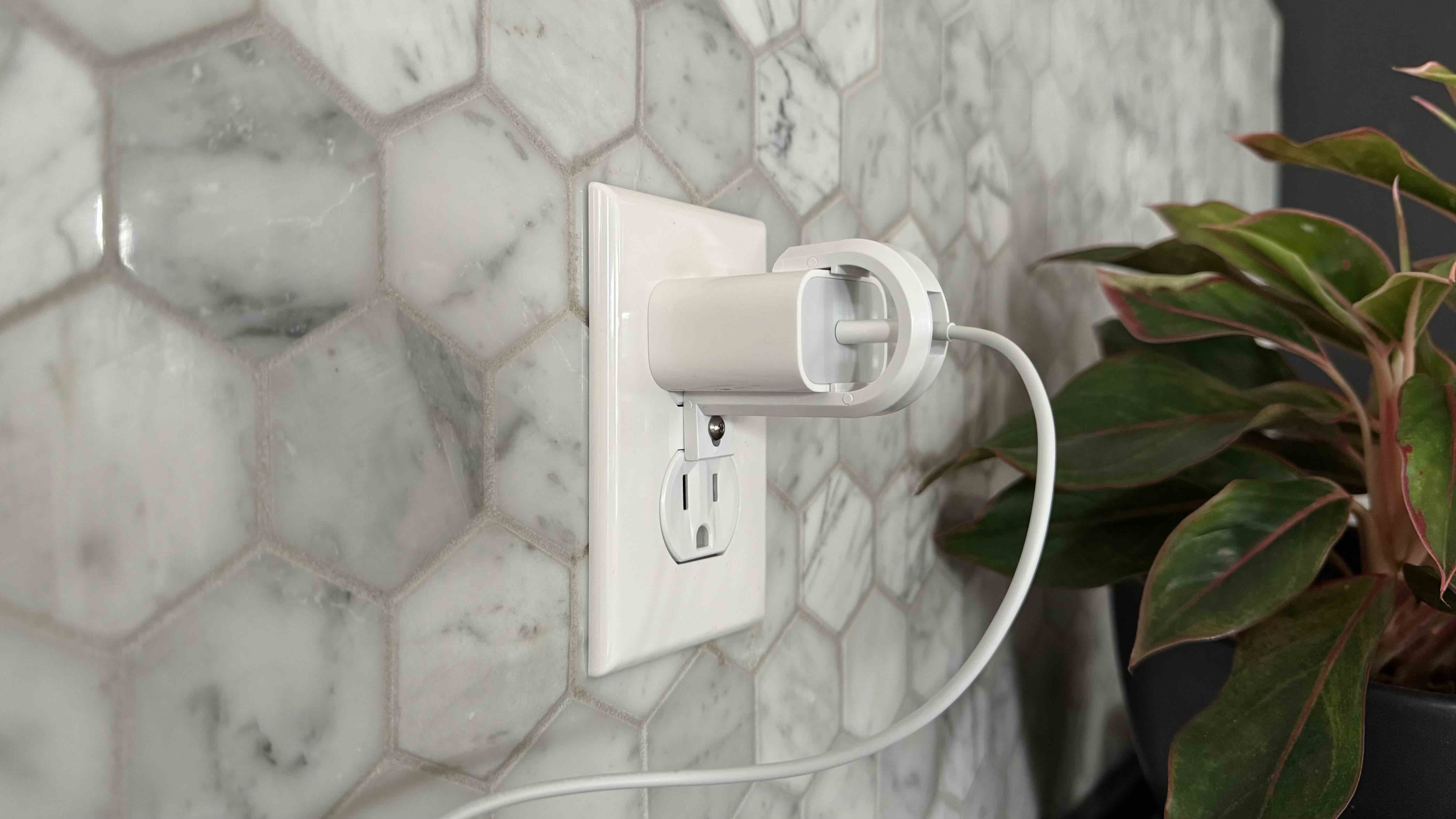 Обзор: Lock Socket — умный способ не дать пропасть зарядным устройствам для iPhone