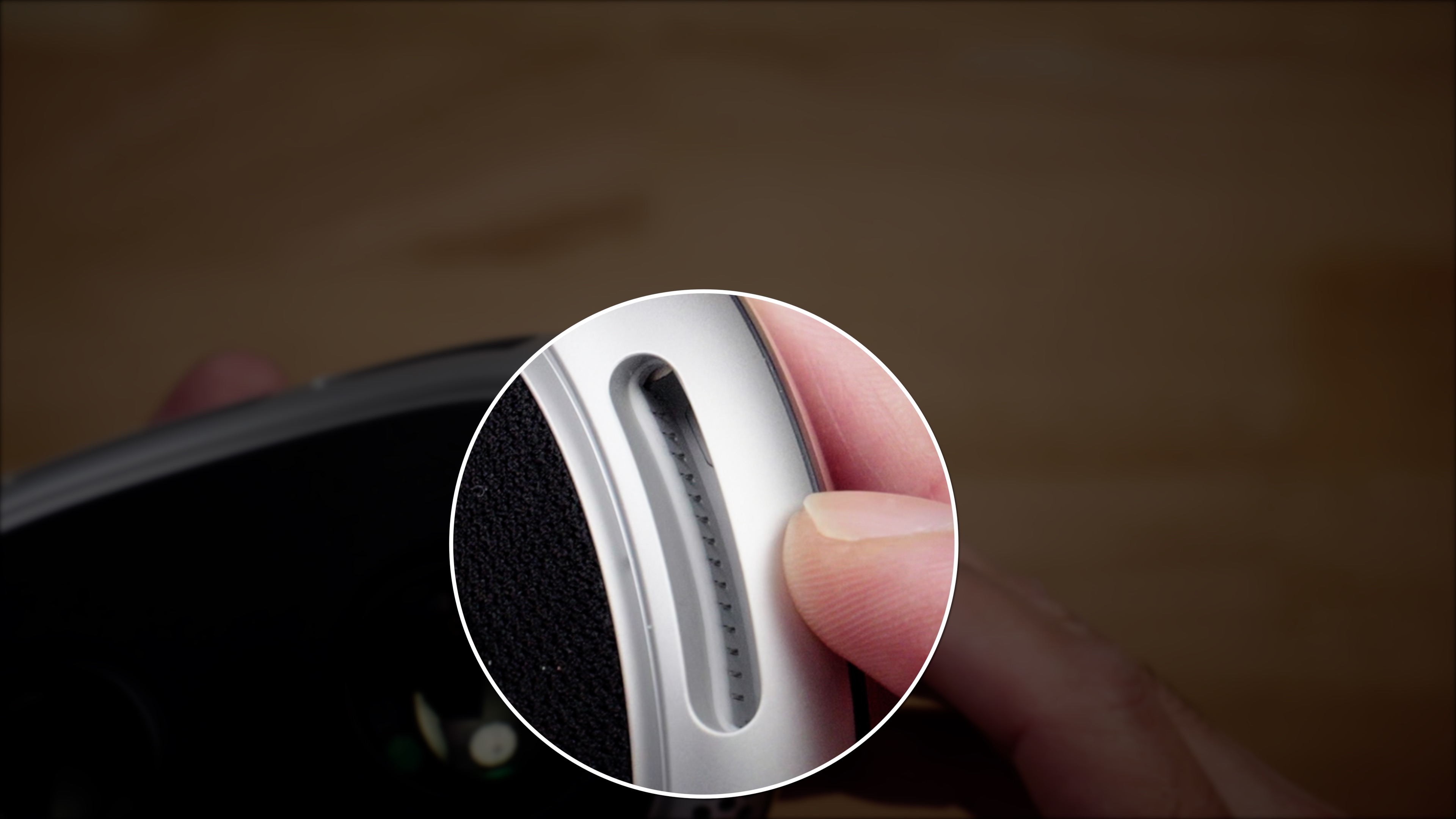 Apple Vision Pro Developer Strap right socket