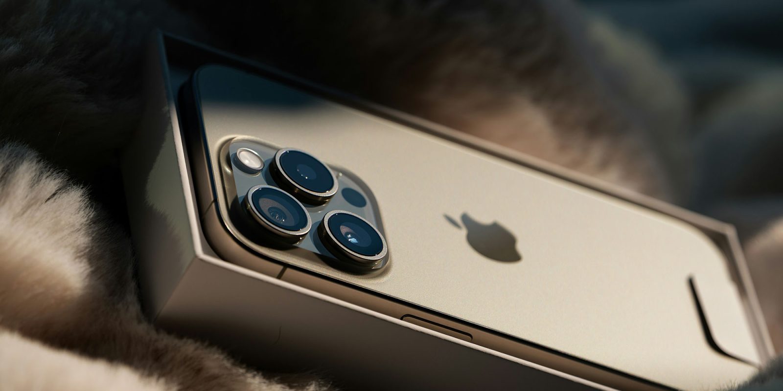 Le procès antitrust du DOJ se plaint du fait que les iPhones sont cool, déclare un avocat |  iPhone 15 Pro en boîte