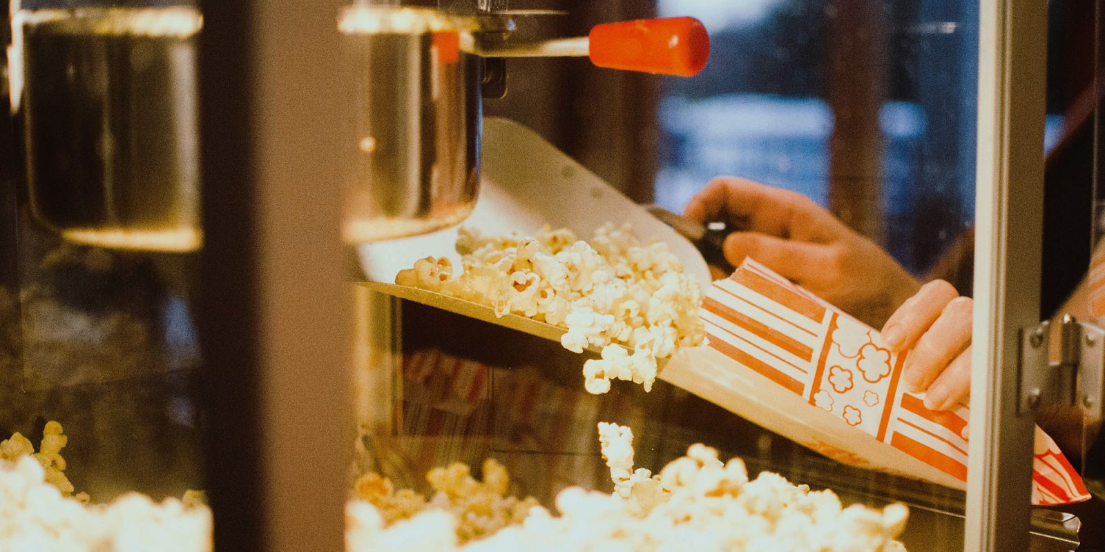 Hollywood seeks anti-piracy law | Popcorn dispenser