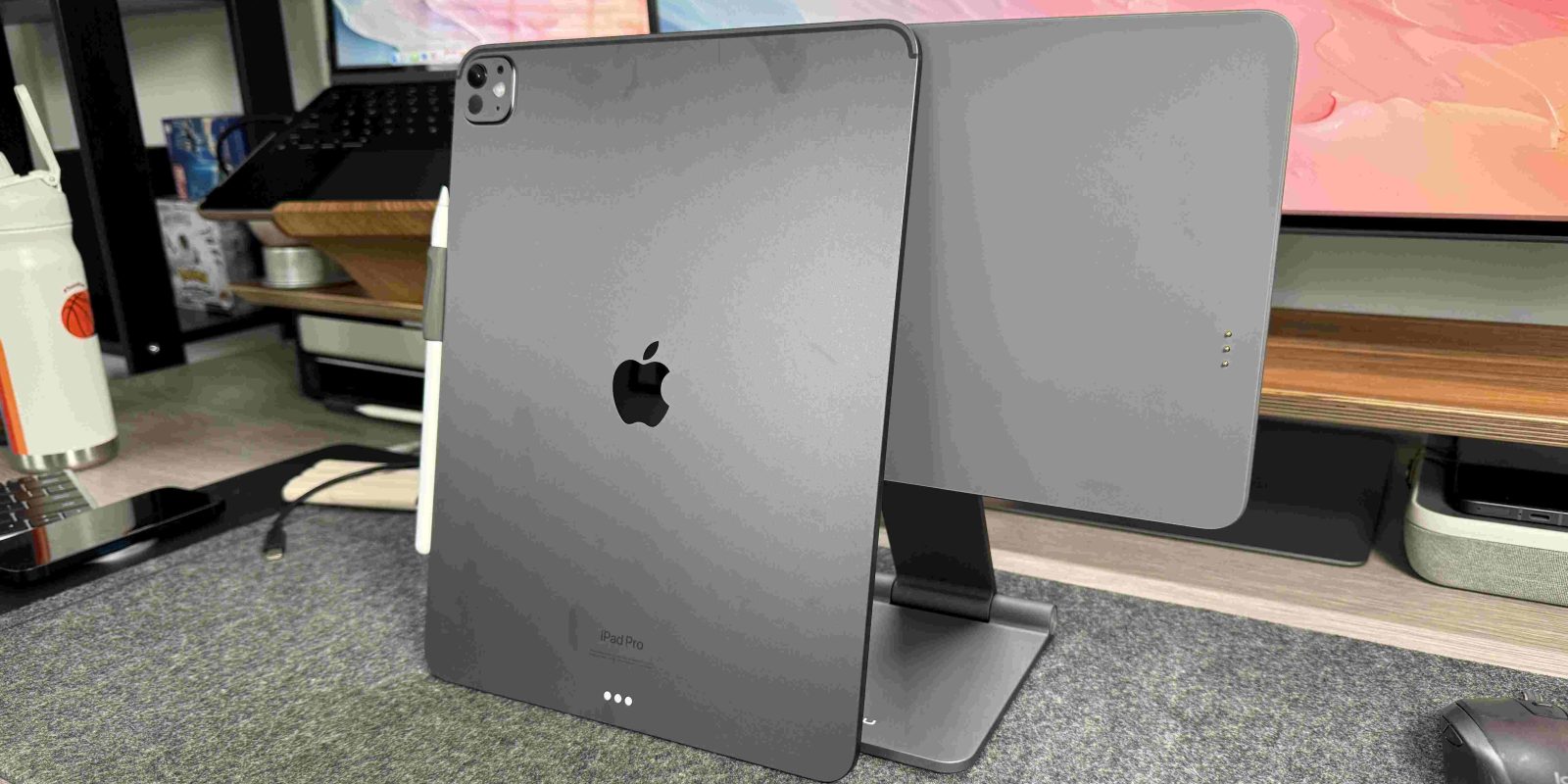 Hands-on: Finally, a magnetic stand that also wirelessly charges your M4 iPad Pro
