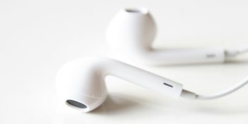Some Chinese brand Lightning headphones bizarrely require Bluetooth