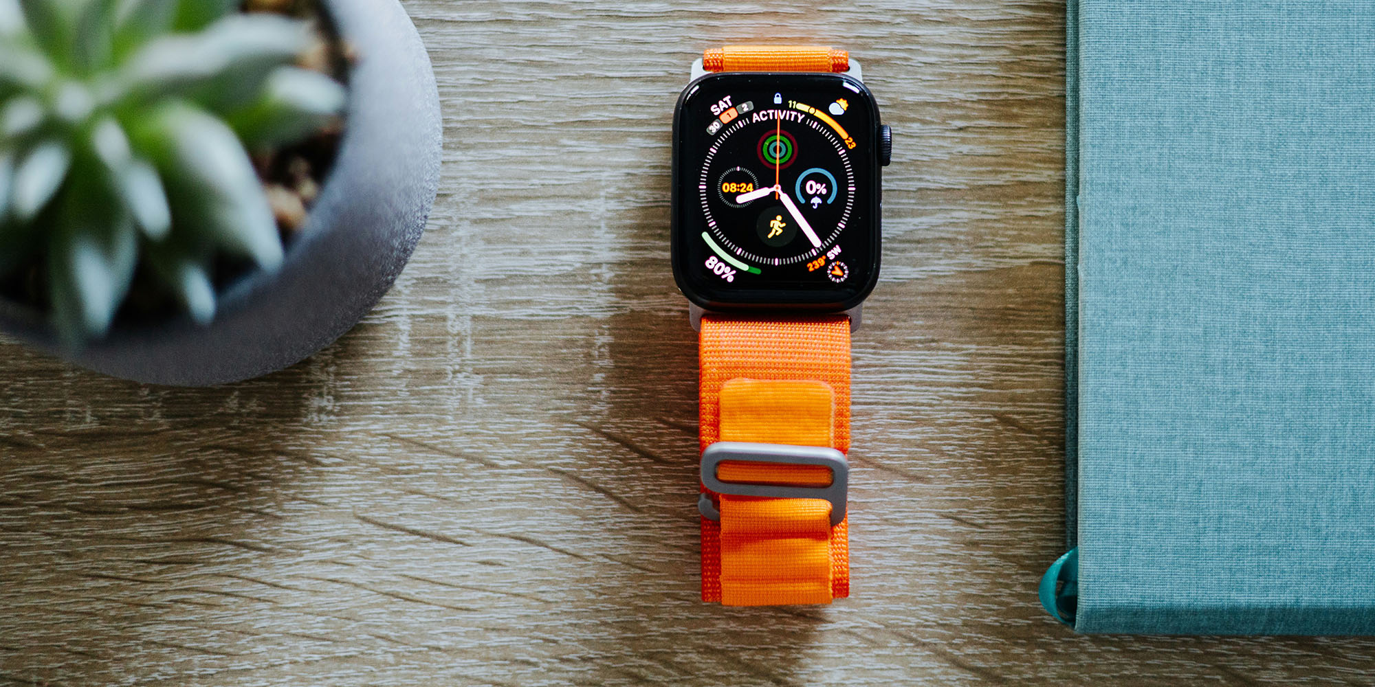 LG seeks compensation for cancellation of Apple Watch mini LED | Current Ultra model shown