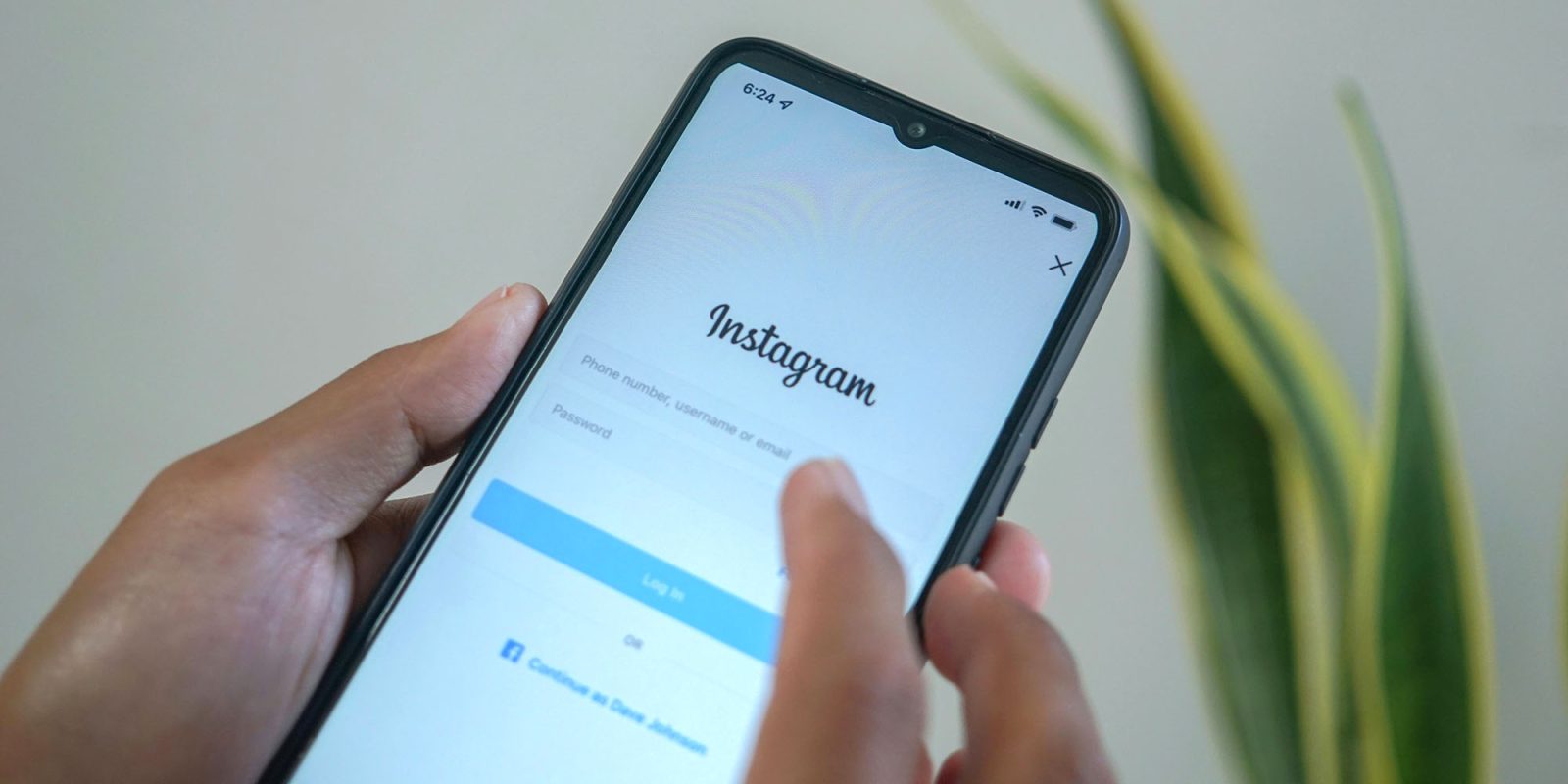 Facebook and Instagram passwords stored in plain text | Instagram login screen on a smartphone