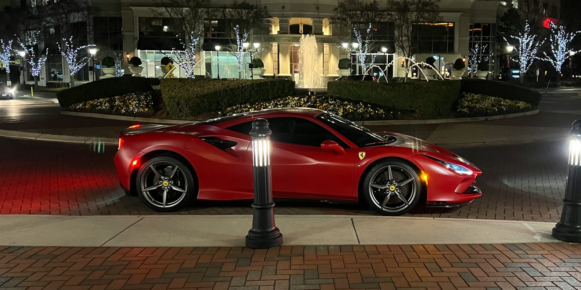 Украденный Ferrari стоимостью 575 000 долларов нашли благодаря отслеживанию AirPods владельца