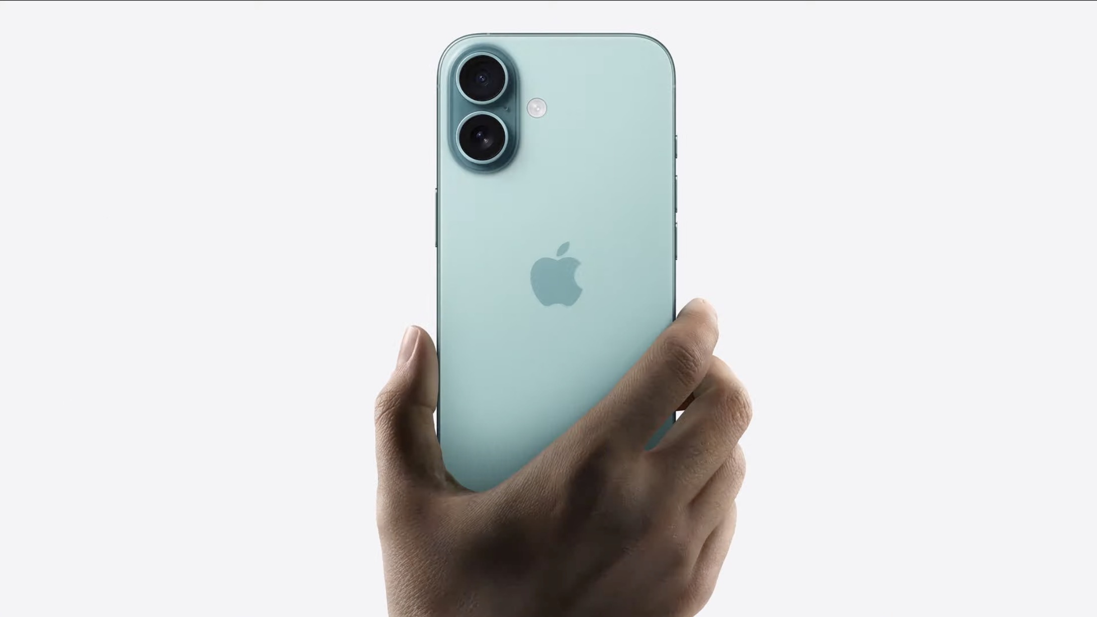 iPhone 16 di tangan