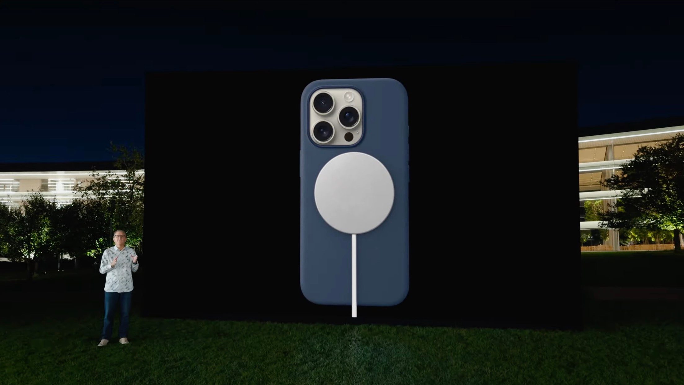 Новое зарядное устройство MagSafe для iPhone 16 с большим ускорением зарядки