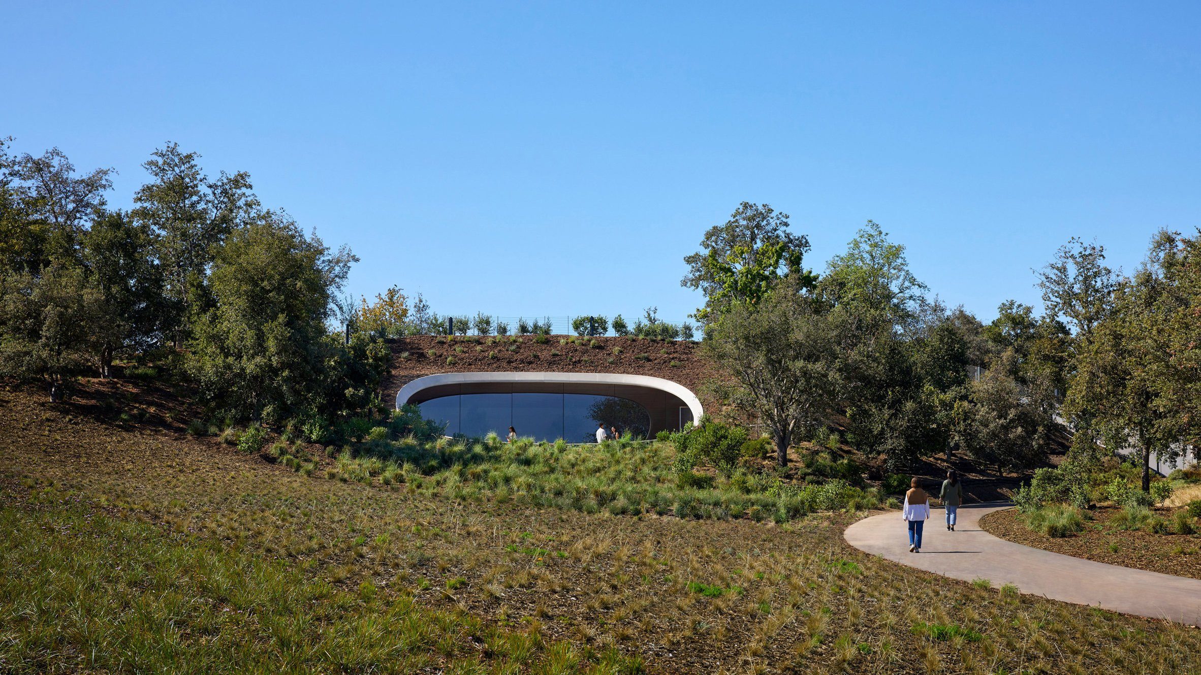 Apple открывает новое здание «The Observatory» в Apple Park для мероприятий