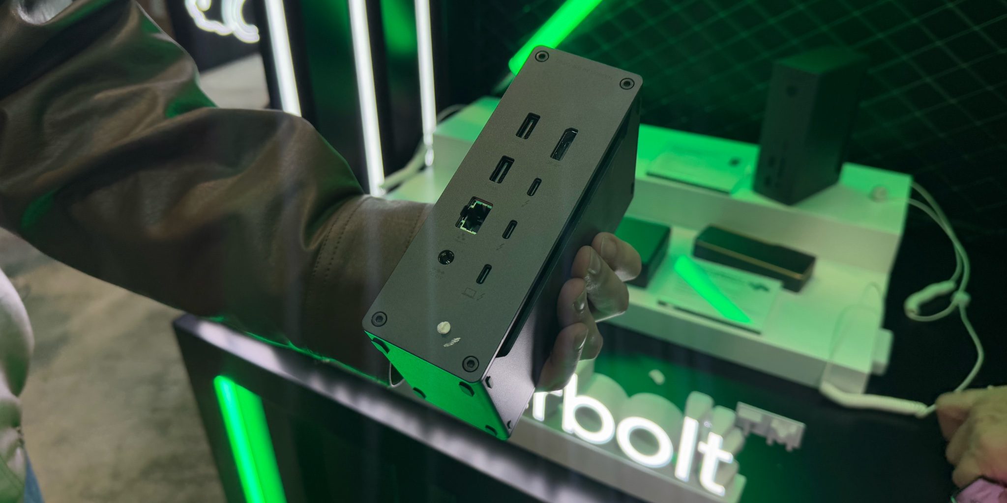 UGREEN анонсировала новый док- estação Thunderbolt 5 и другие новинки на CES 2025