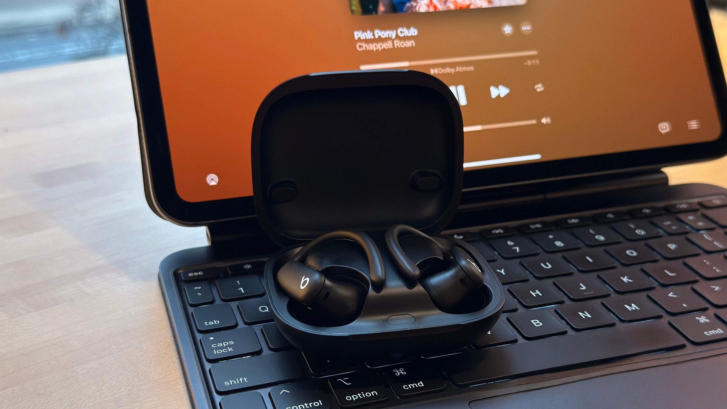 Apple выпустила новое прошивочное обновление для Powerbeats Pro 2