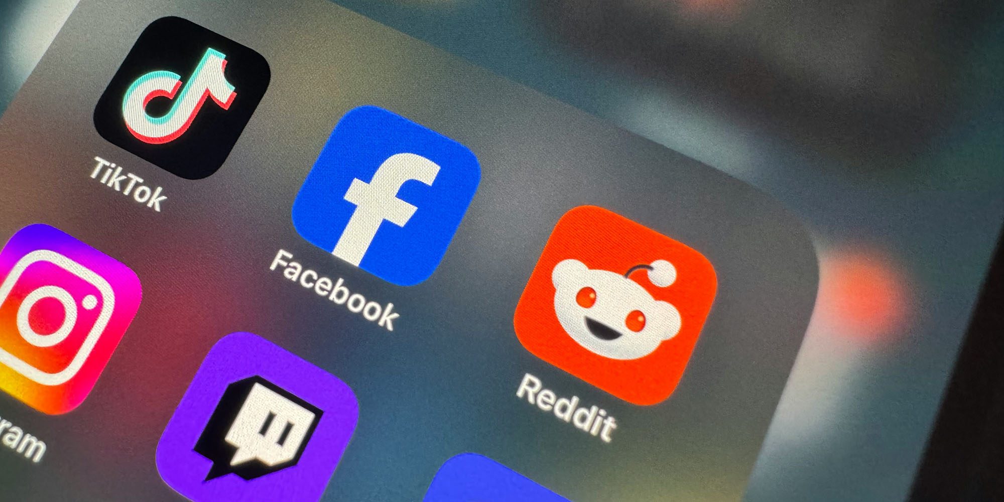 Начато крупное расследование мер защиты детей в TikTok, Reddit и Imgur